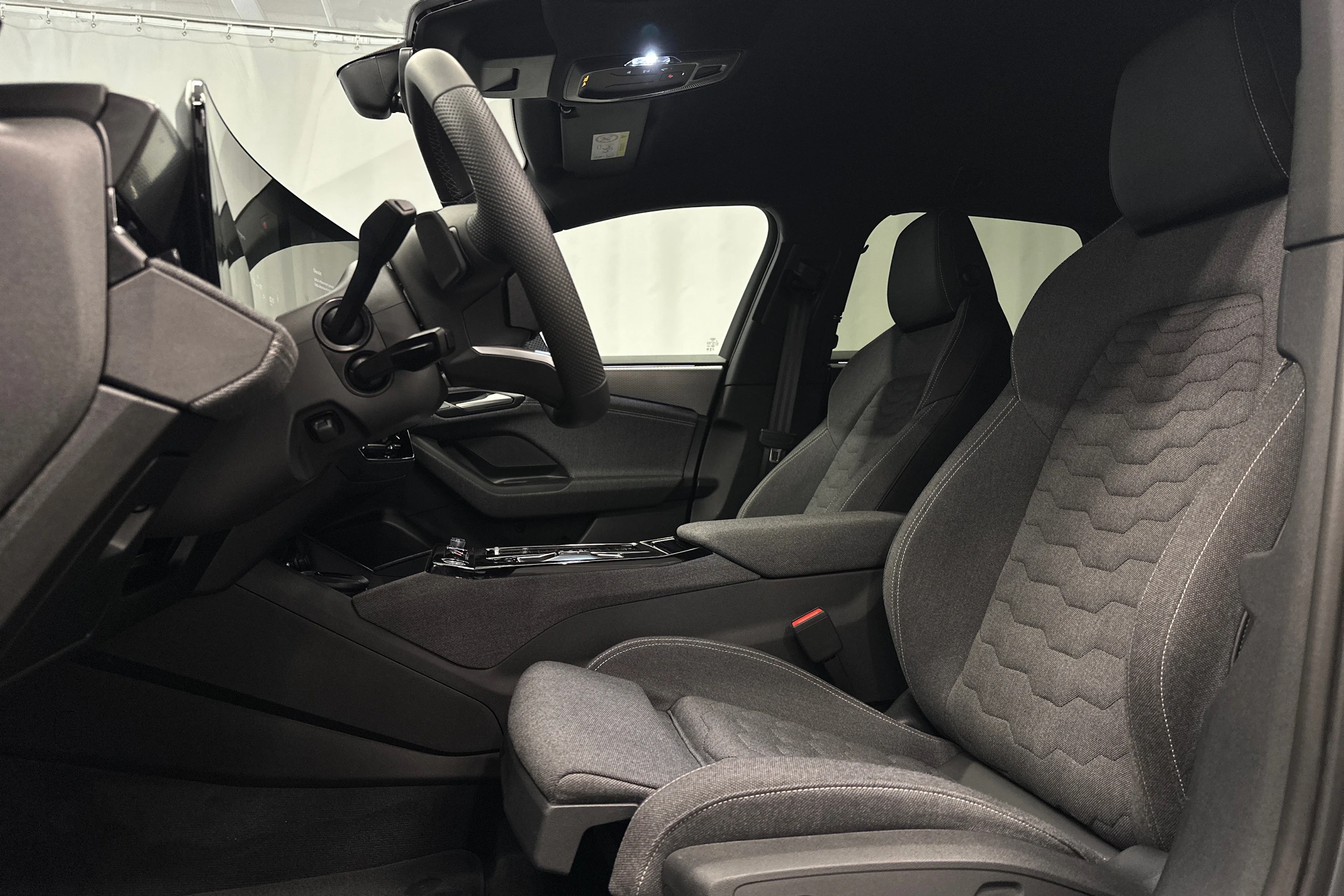 harmaa Audi A6 e-tron 2025 kuva 26.
