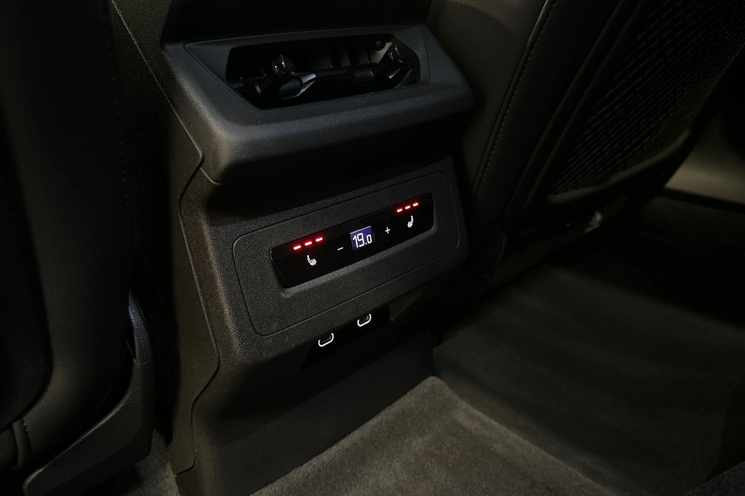 harmaa Audi A6 e-tron 2025 kuva 28.