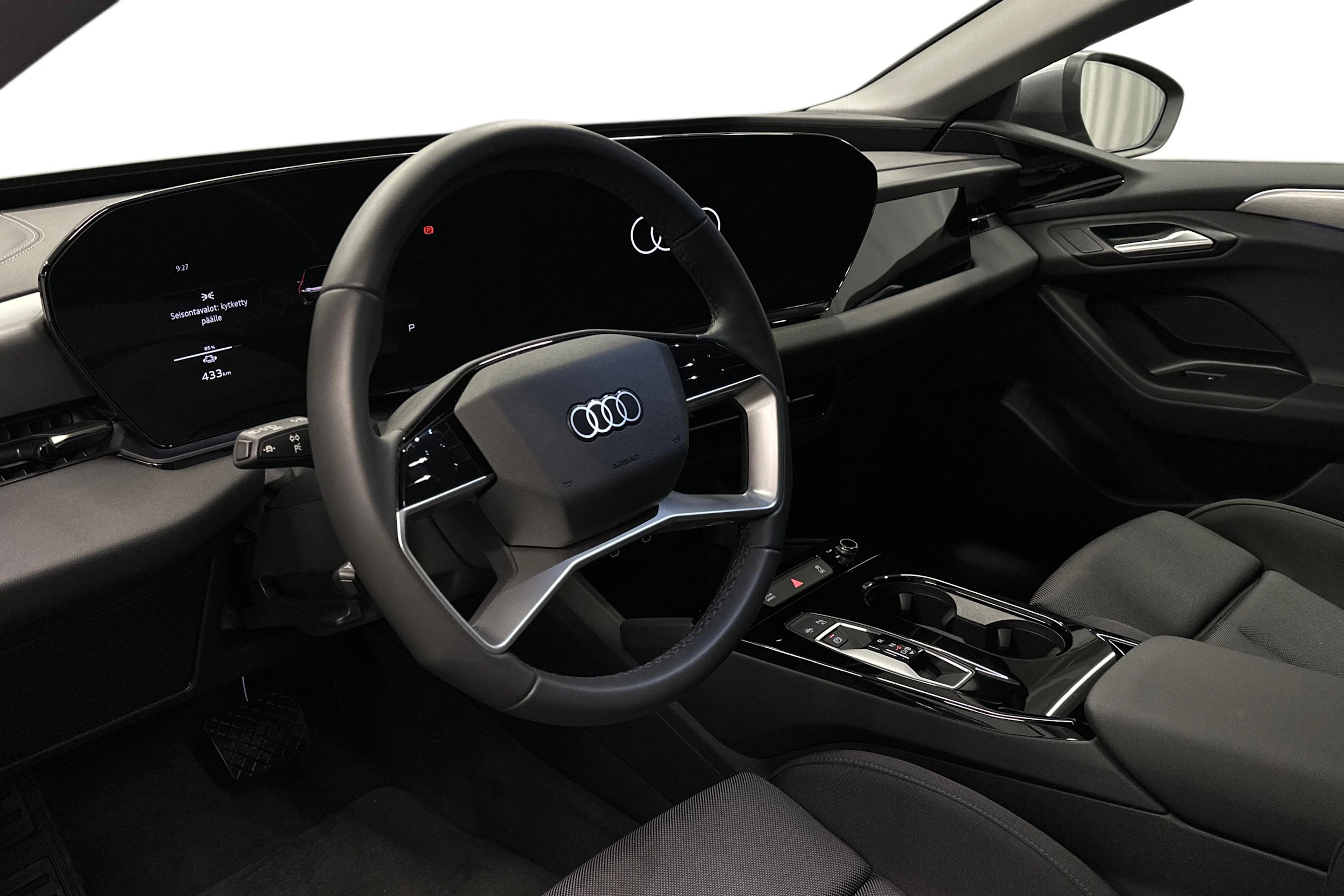 harmaa Audi A6 e-tron 2025 kuva 6.