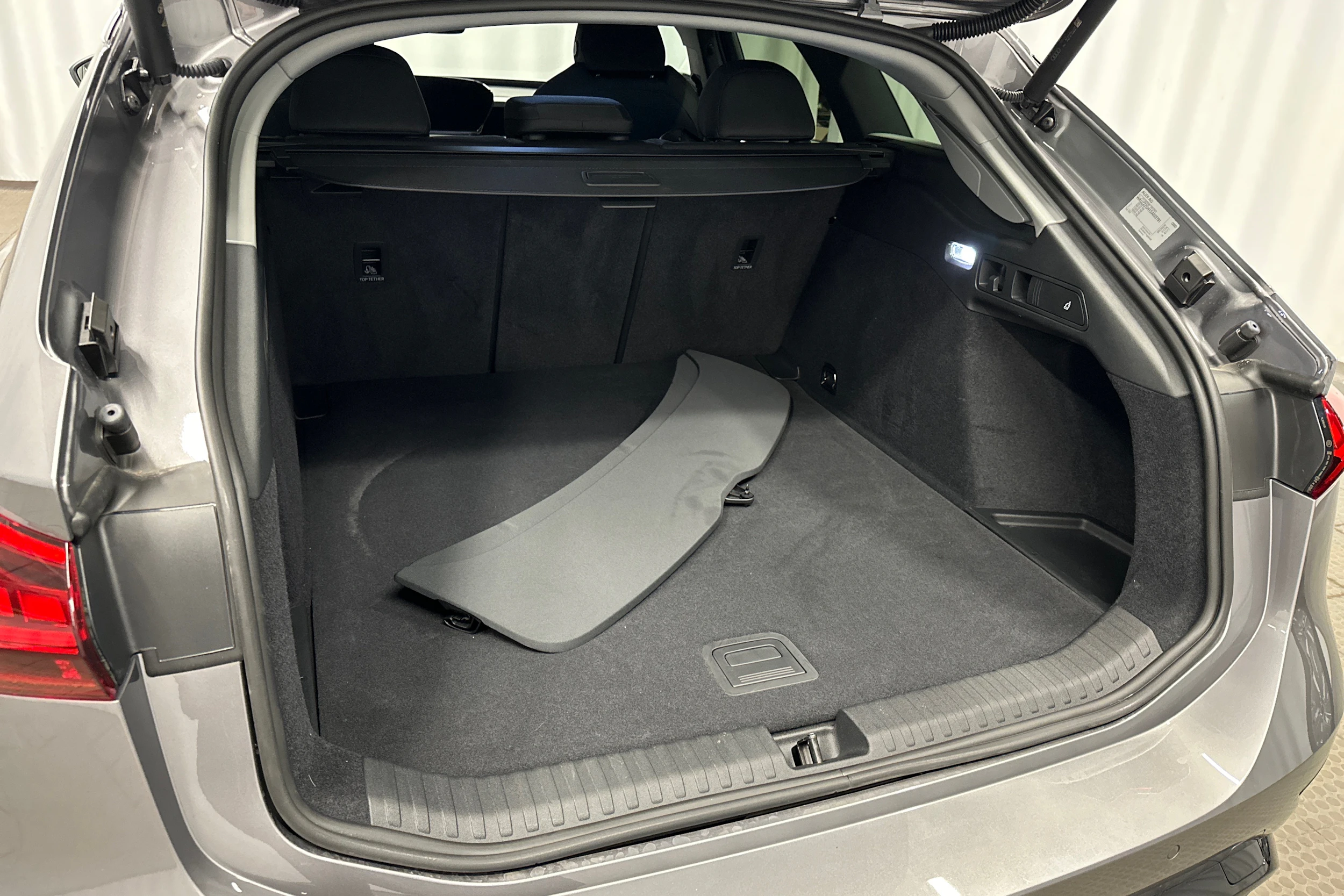 harmaa Audi A6 e-tron 2025 kuva 33.
