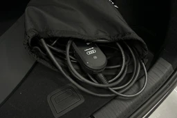 harmaa Audi A6 e-tron 2025 kuva 34.