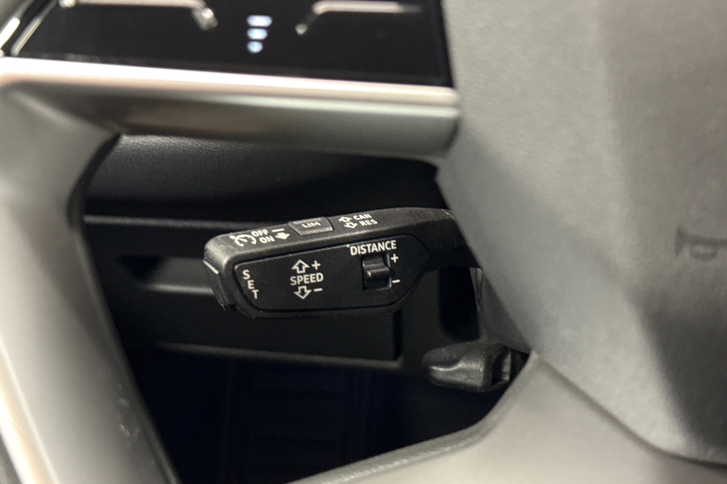 harmaa Audi A6 e-tron 2025 kuva 14.