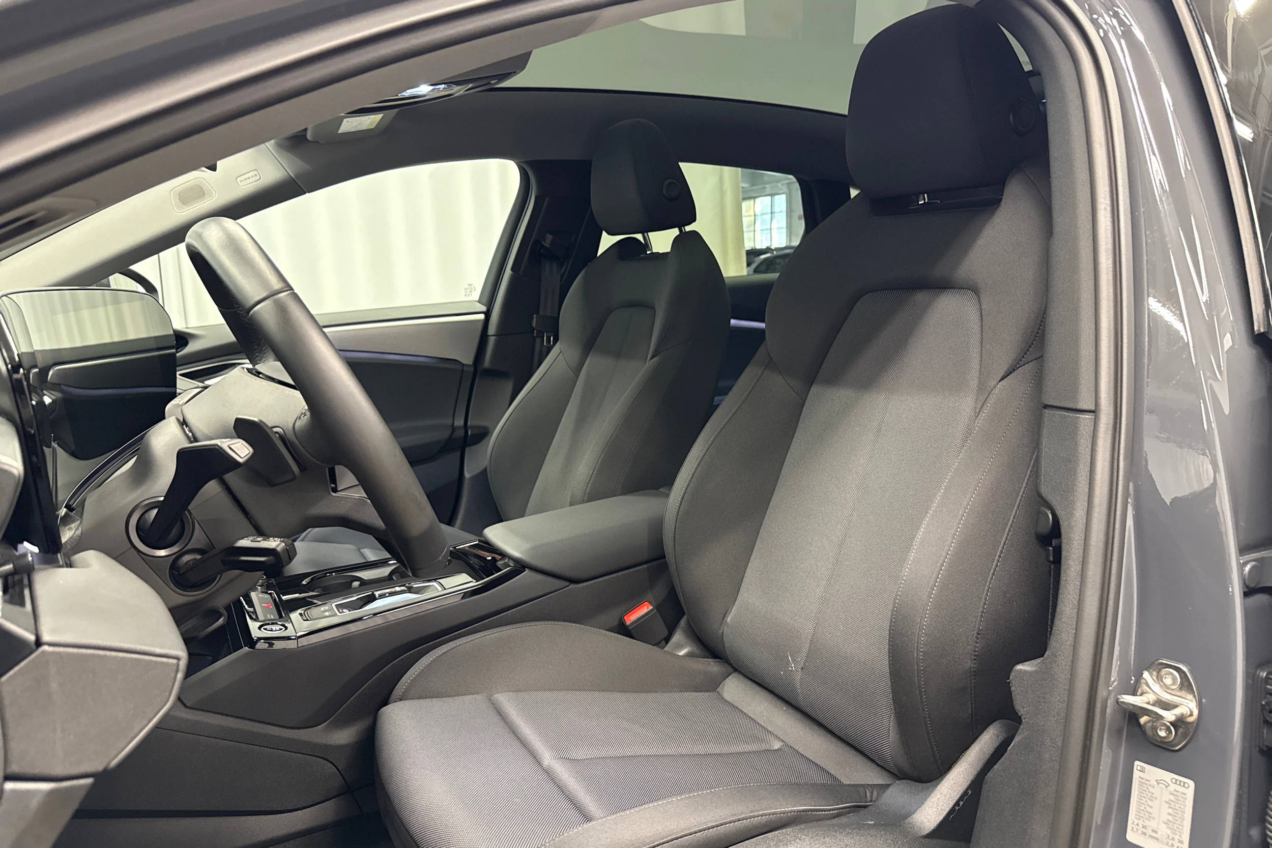 harmaa Audi A6 e-tron 2025 kuva 26.