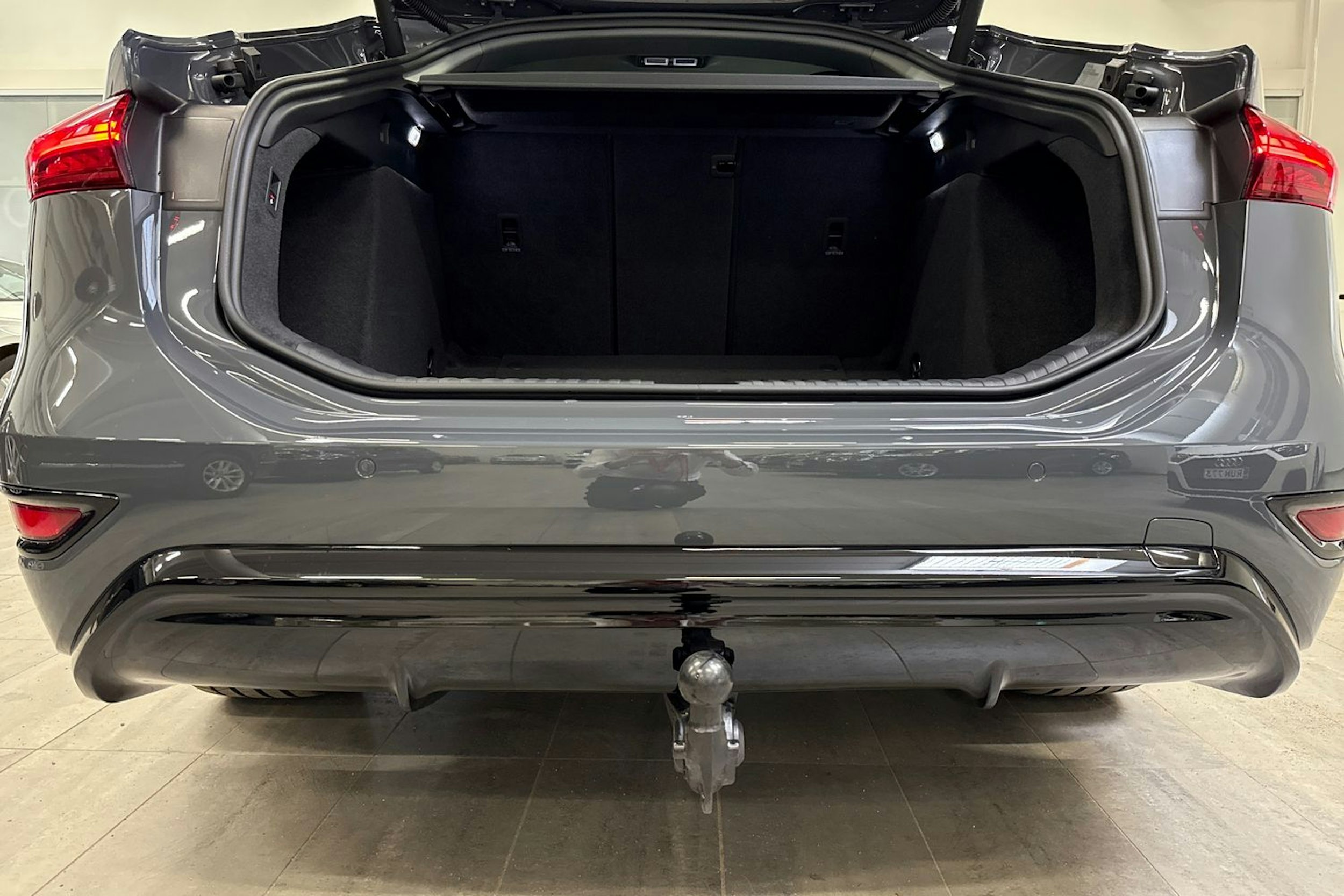 harmaa Audi A6 e-tron 2025 kuva 13.