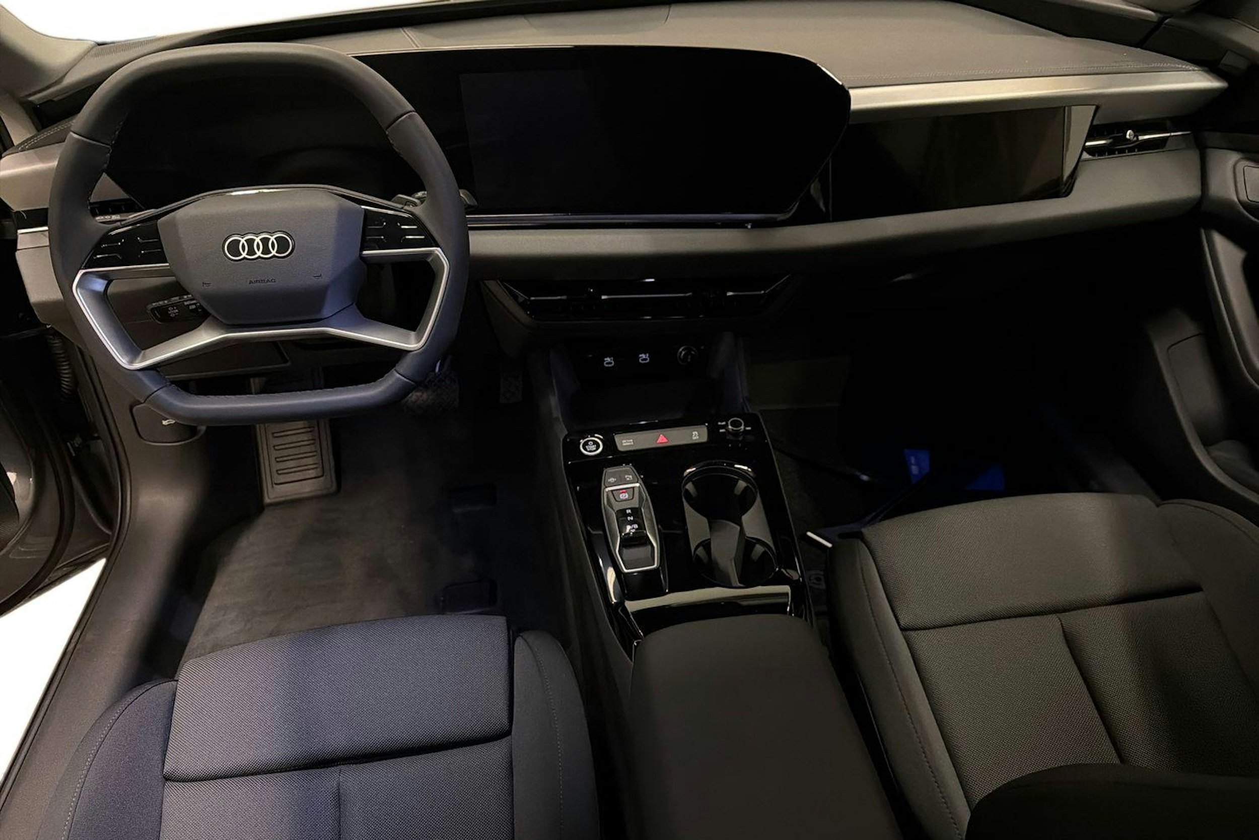 harmaa Audi A6 e-tron 2025 kuva 7.