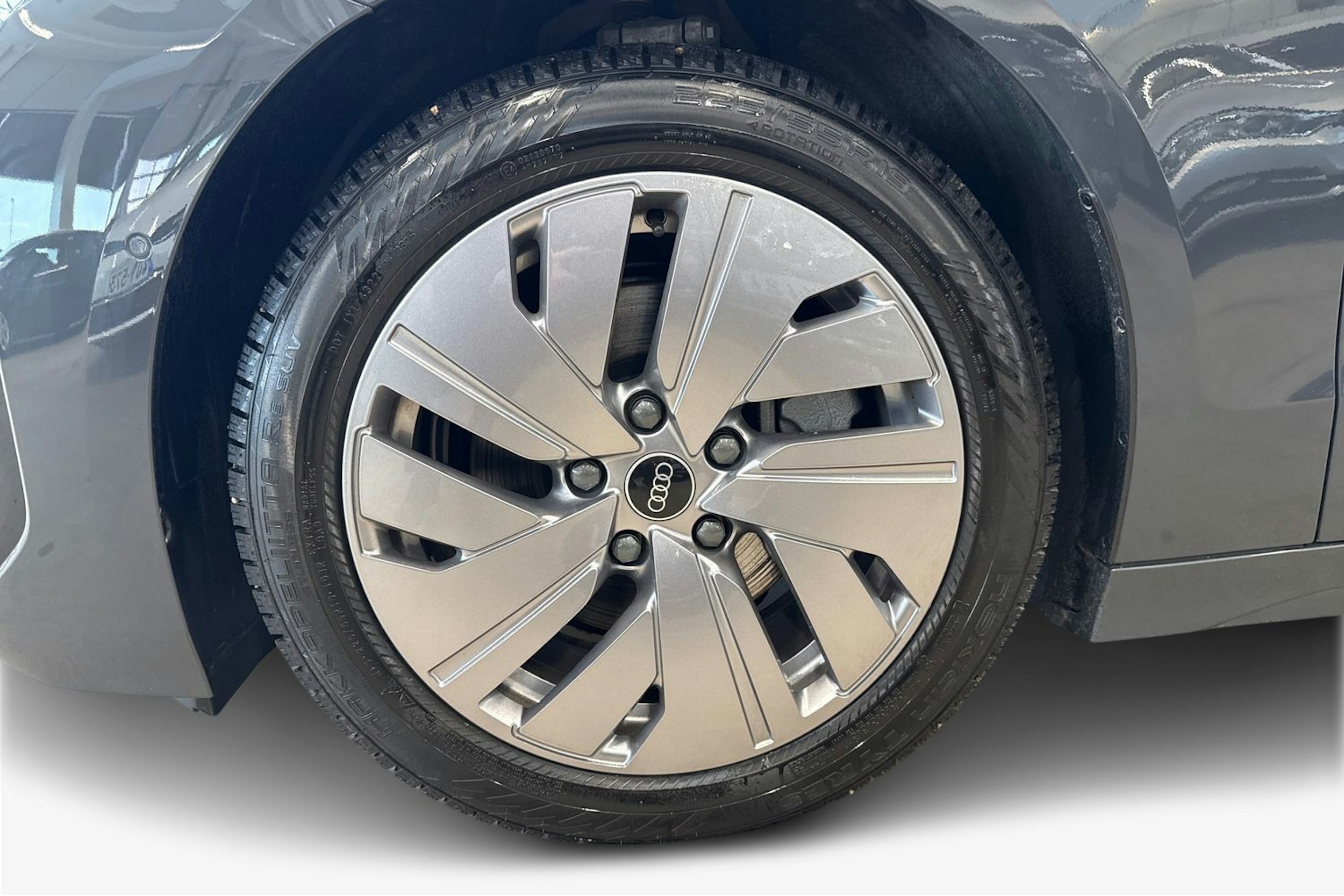 harmaa Audi A6 e-tron 2025 kuva 9.