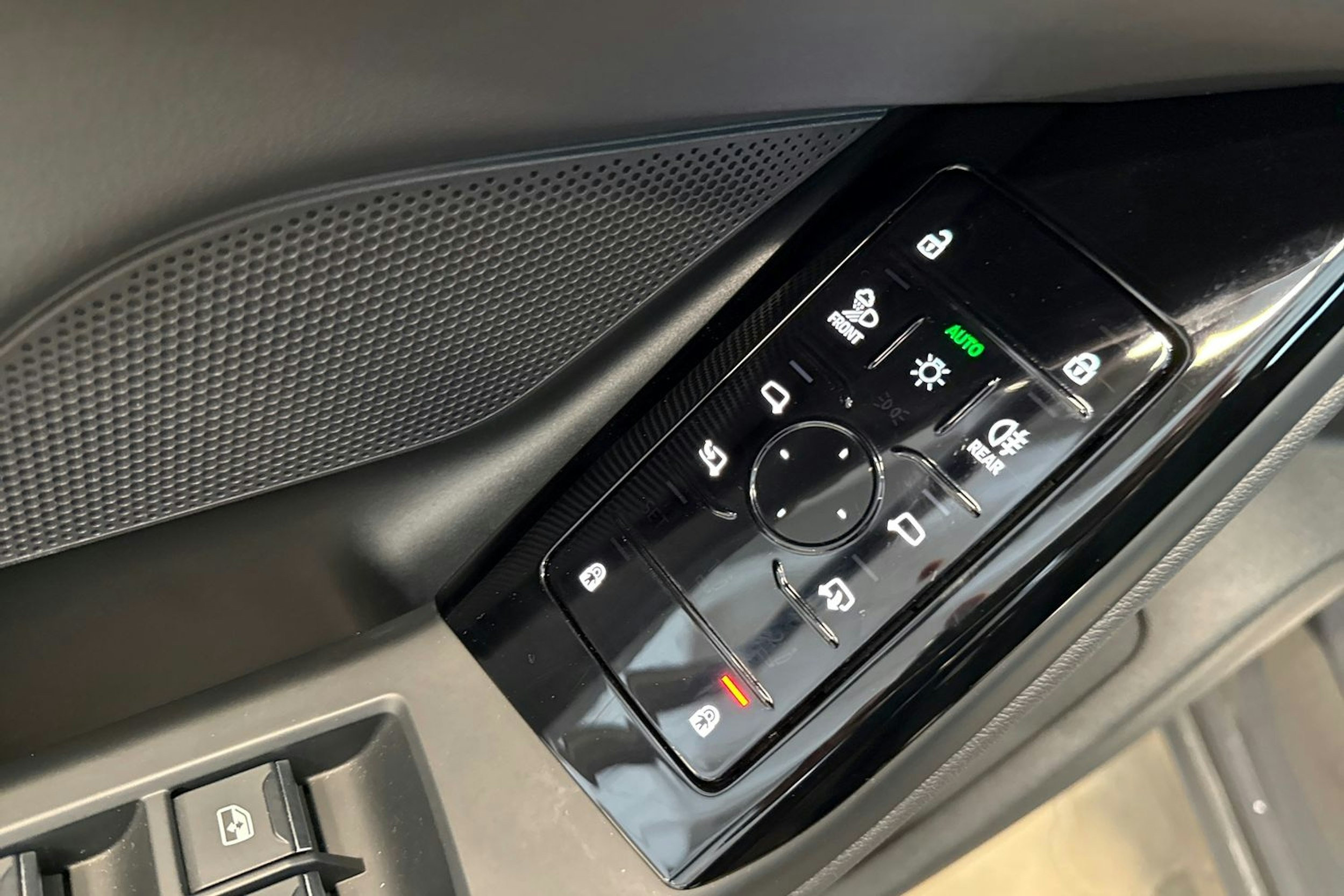 harmaa Audi A6 e-tron 2025 kuva 15.