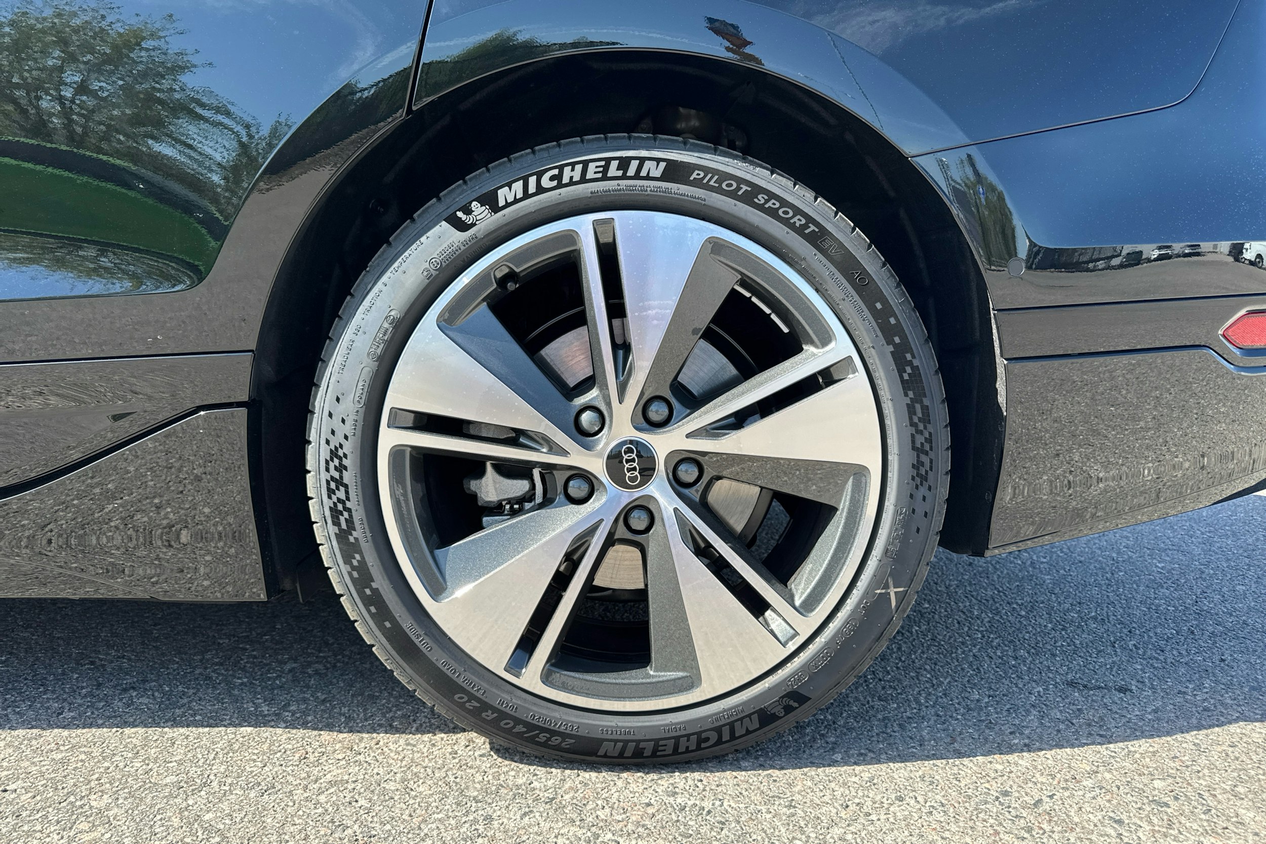 musta Audi A6 e-tron 2025 kuva 9.