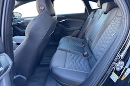 musta Audi A6 e-tron 2025 kuva 8.