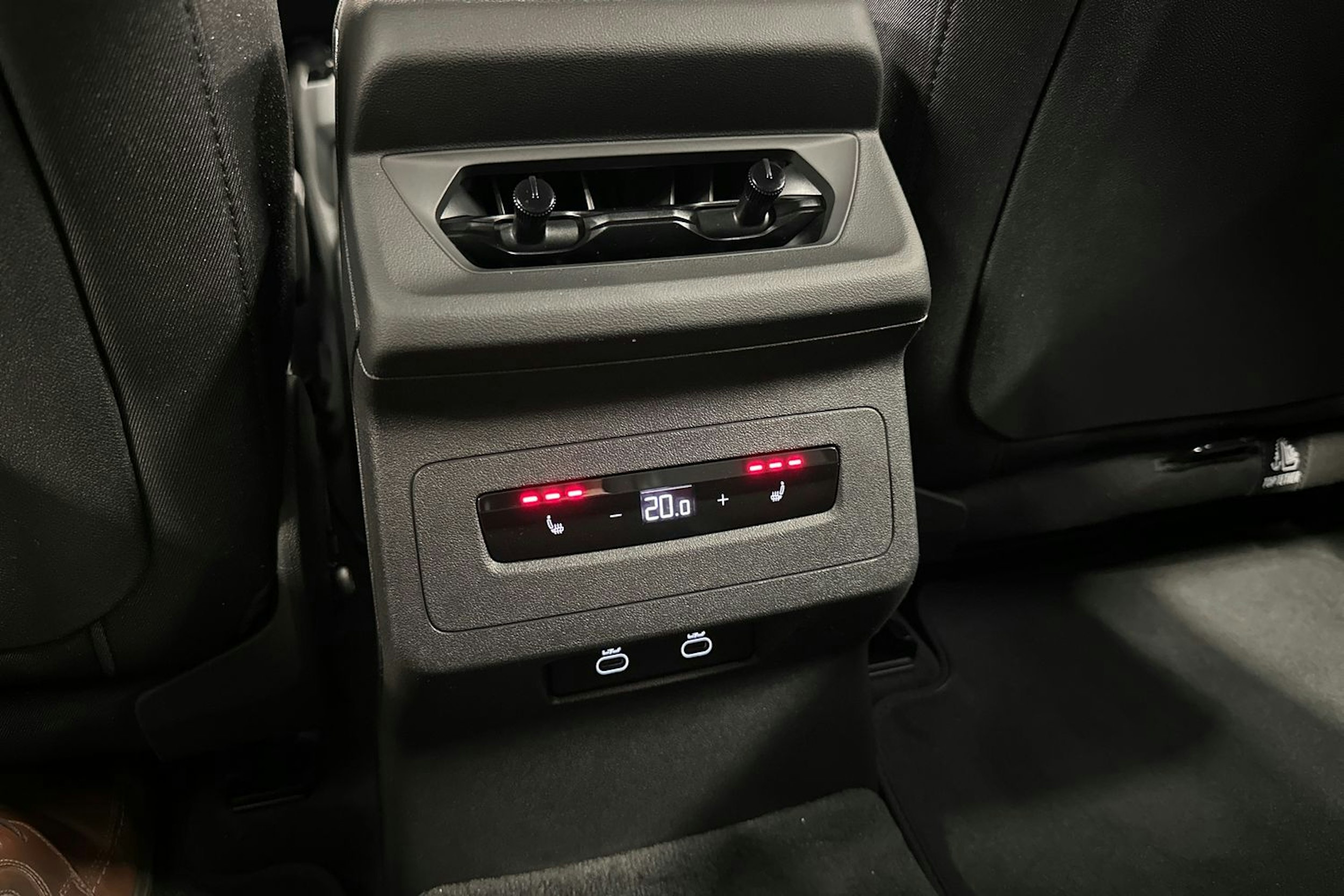 met. ruskea (beige) Audi A6 e-tron 2025 kuva 11.