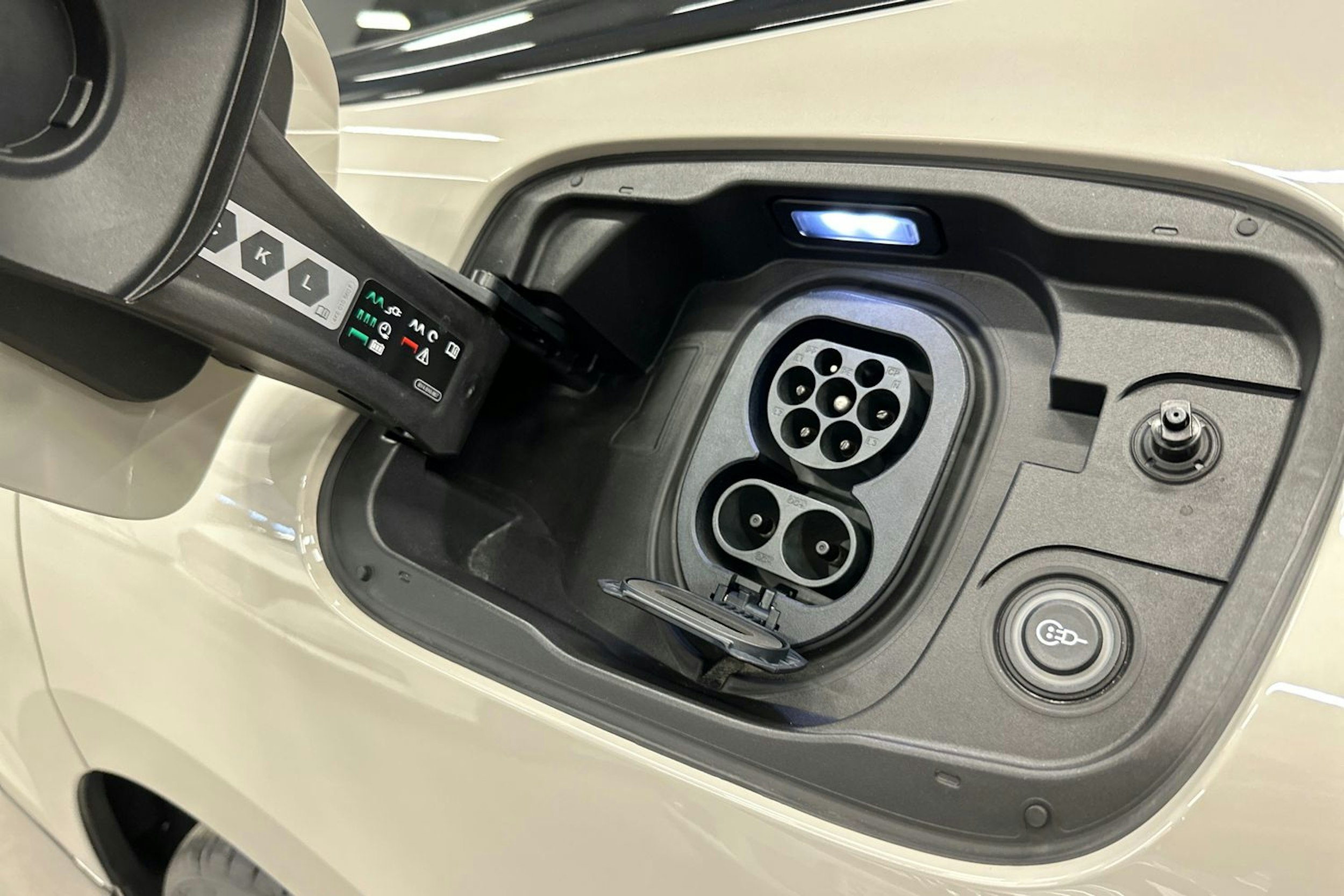 met. ruskea (beige) Audi A6 e-tron 2025 kuva 20.