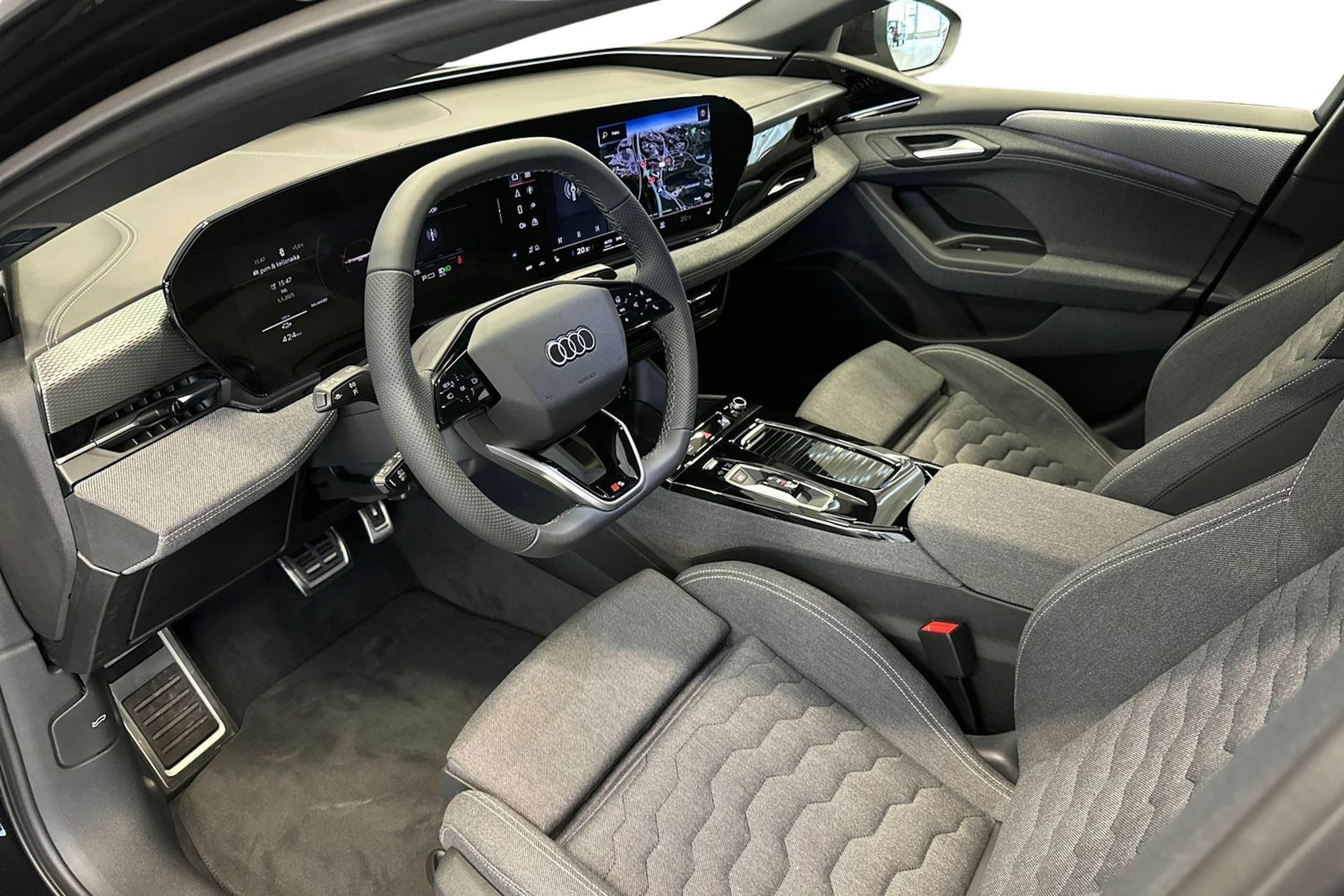 musta Audi A6 e-tron 2025 kuva 6.