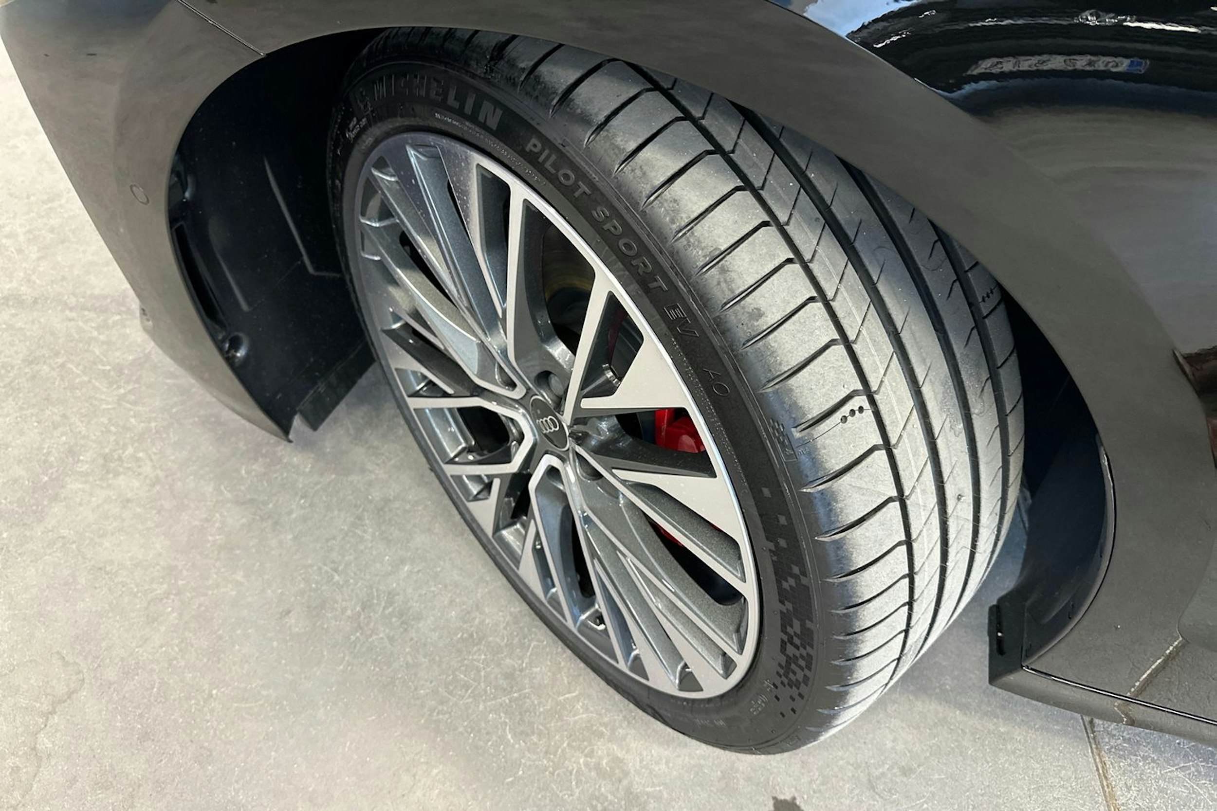 musta Audi A6 e-tron 2025 kuva 10.