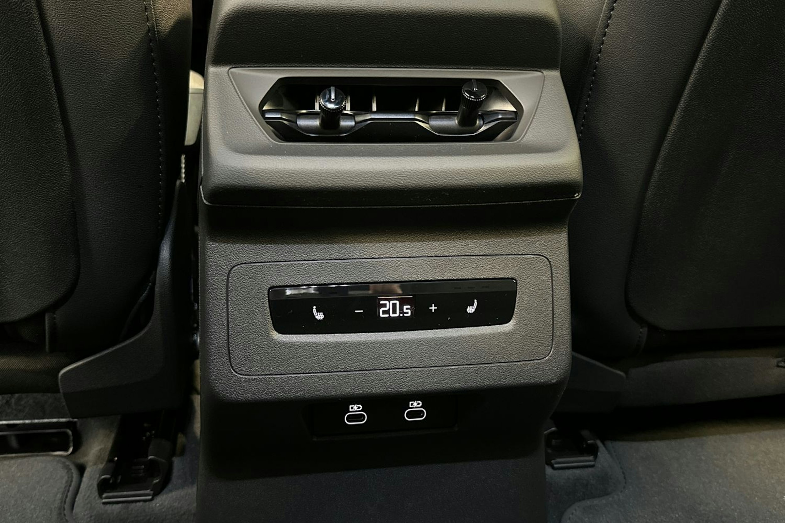 musta Audi A6 e-tron 2025 kuva 11.