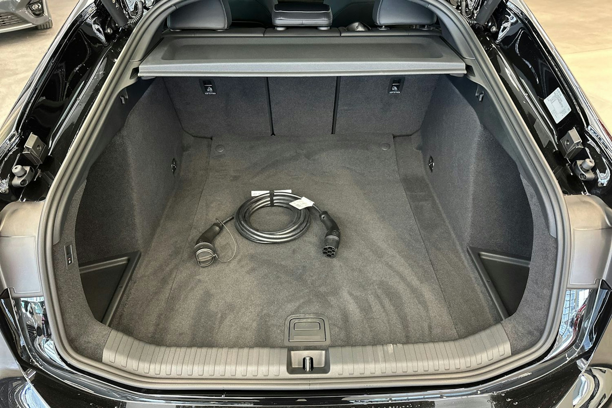 musta Audi A6 e-tron 2025 kuva 12.