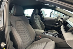 musta Audi A6 e-tron 2025 kuva 14.