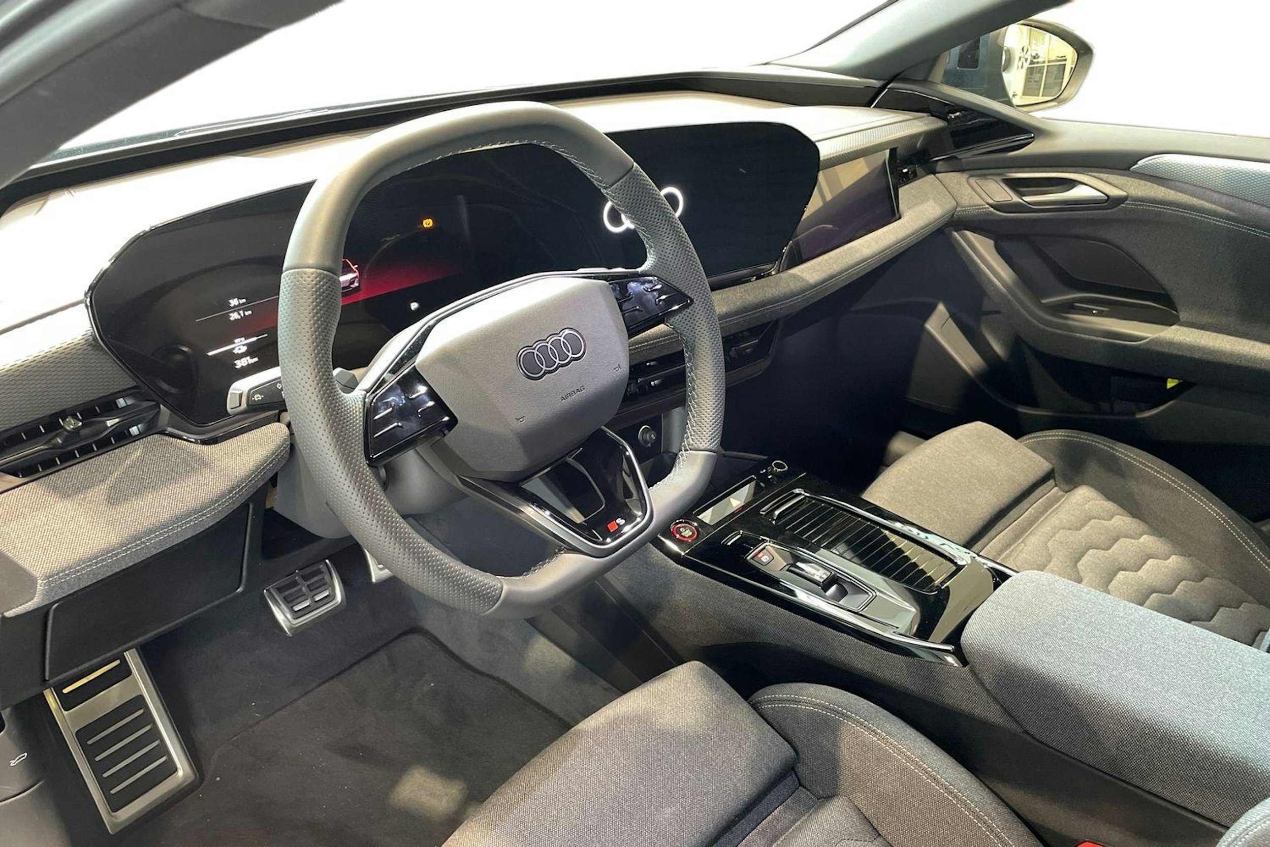 sininen Audi A6 e-tron 2025 kuva 6.