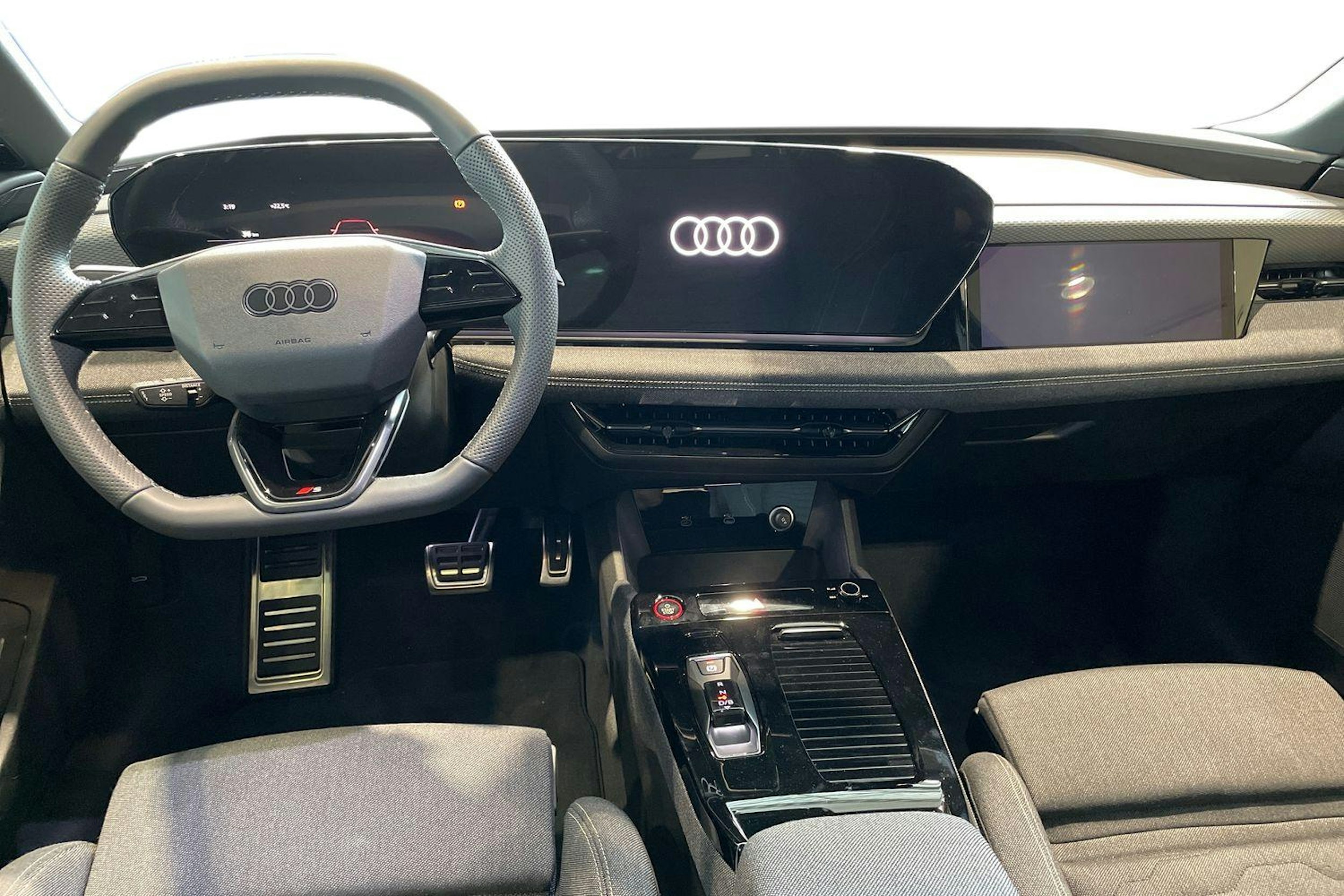 sininen Audi A6 e-tron 2025 kuva 7.