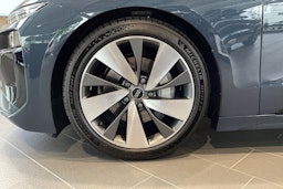 sininen Audi A6 e-tron 2025 kuva 10.