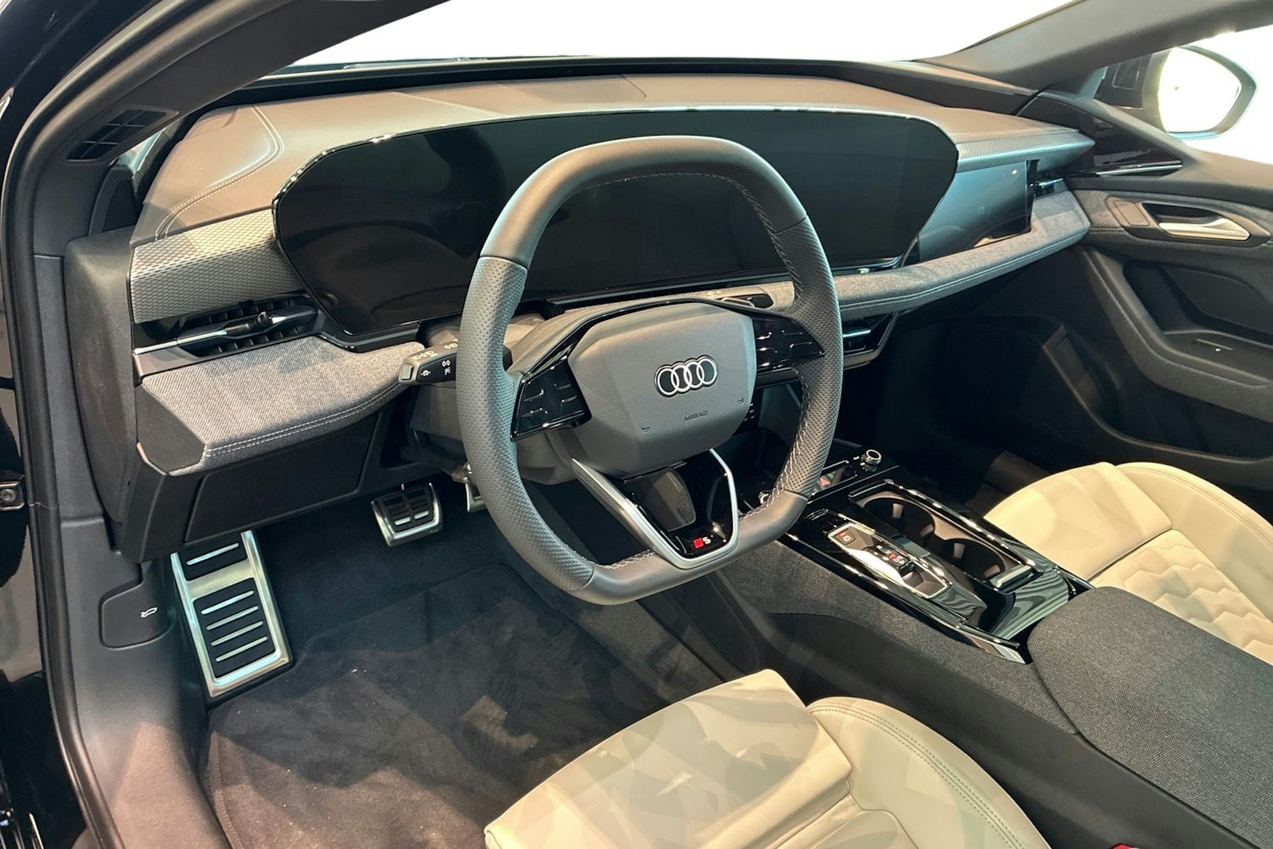 musta Audi A6 e-tron 2025 kuva 6.