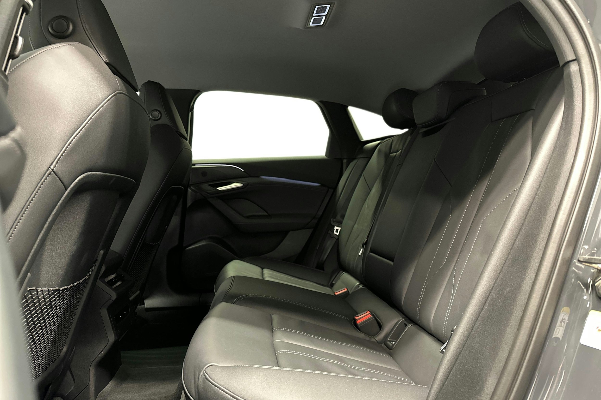 harmaa Audi A6 e-tron 2025 kuva 10.