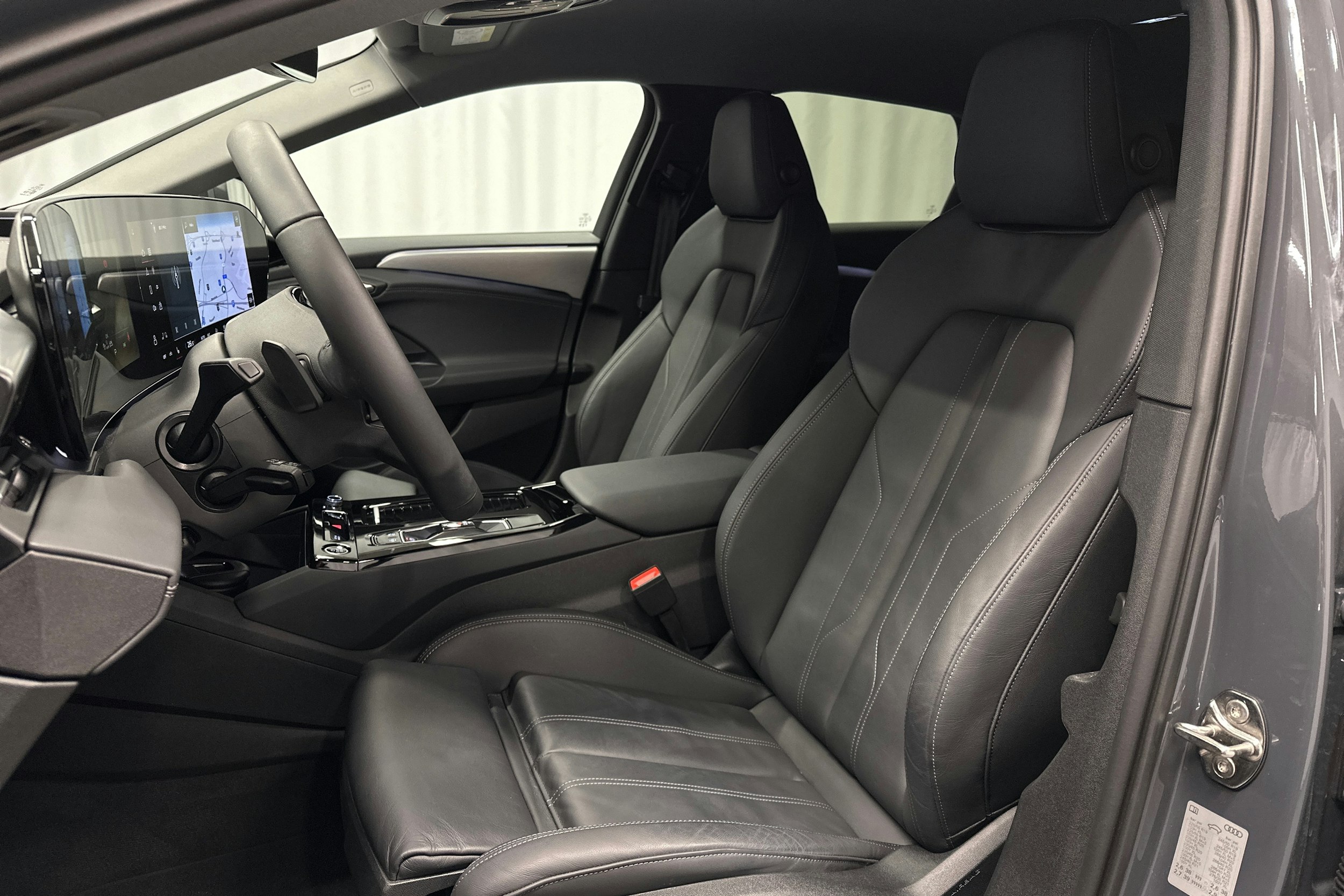 harmaa Audi A6 e-tron 2025 kuva 17.