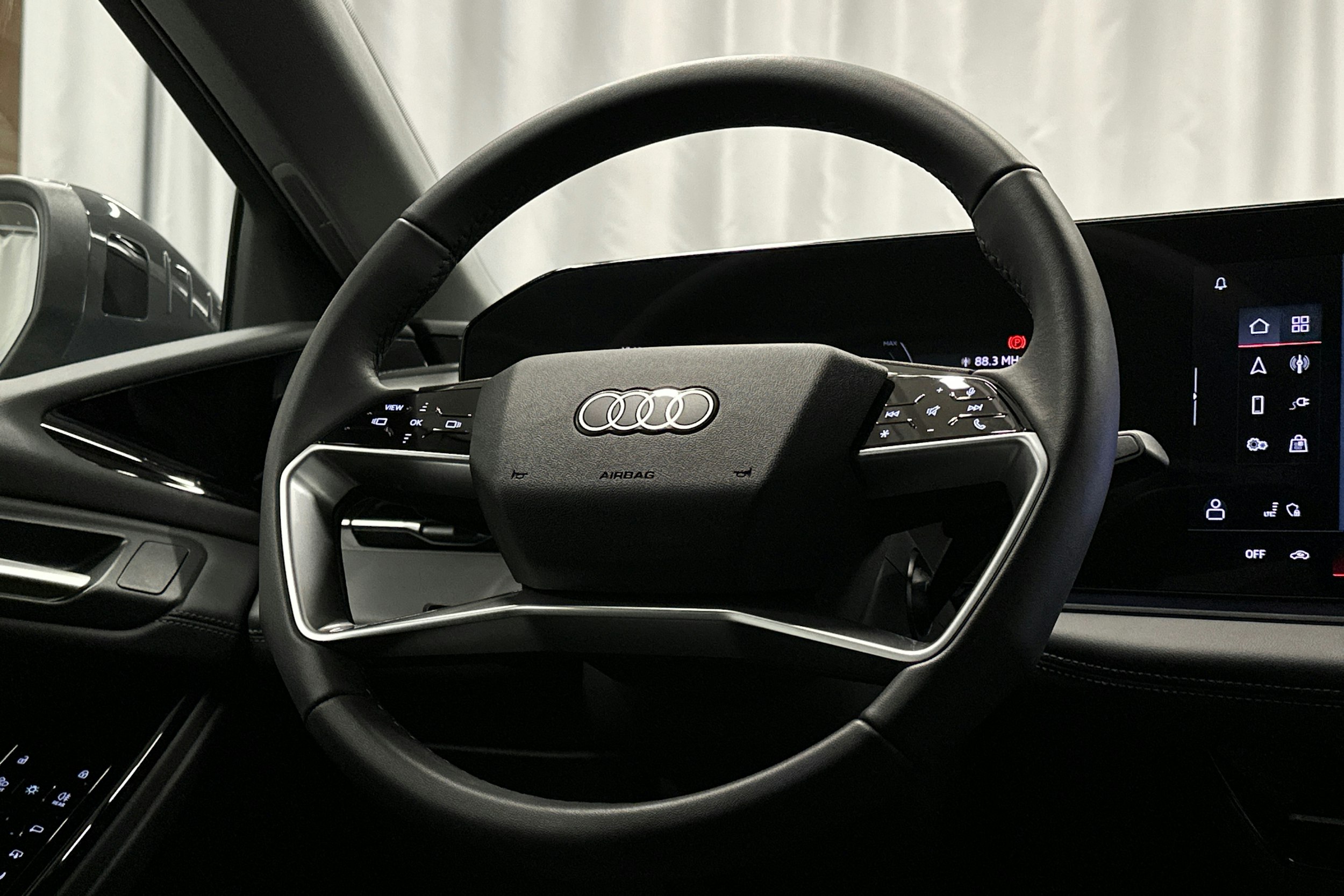 harmaa Audi A6 e-tron 2025 kuva 22.