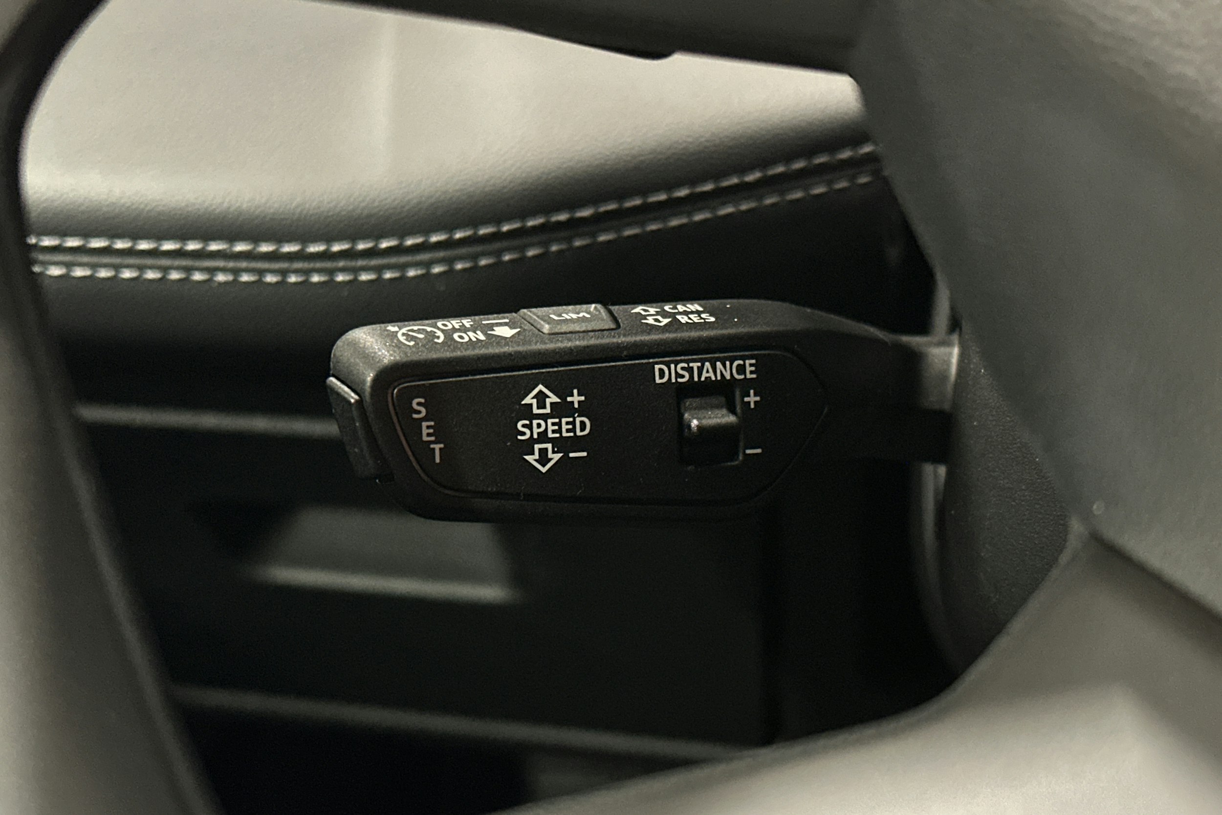 harmaa Audi A6 e-tron 2025 kuva 25.