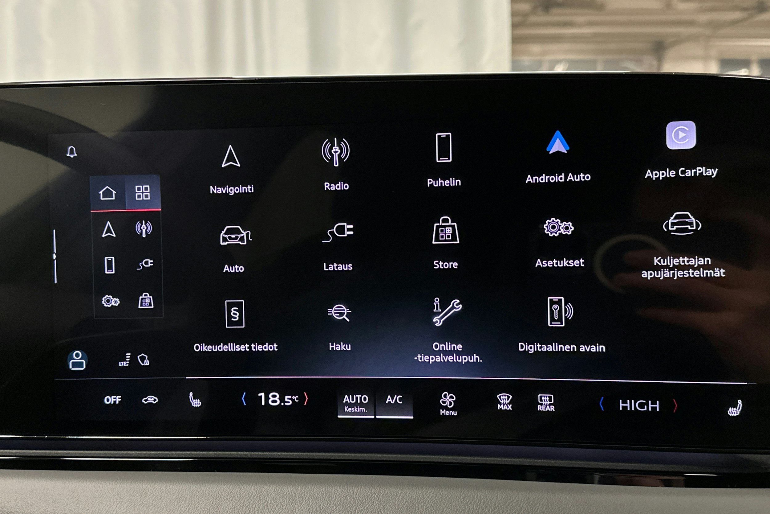 harmaa Audi A6 e-tron 2025 kuva 27.