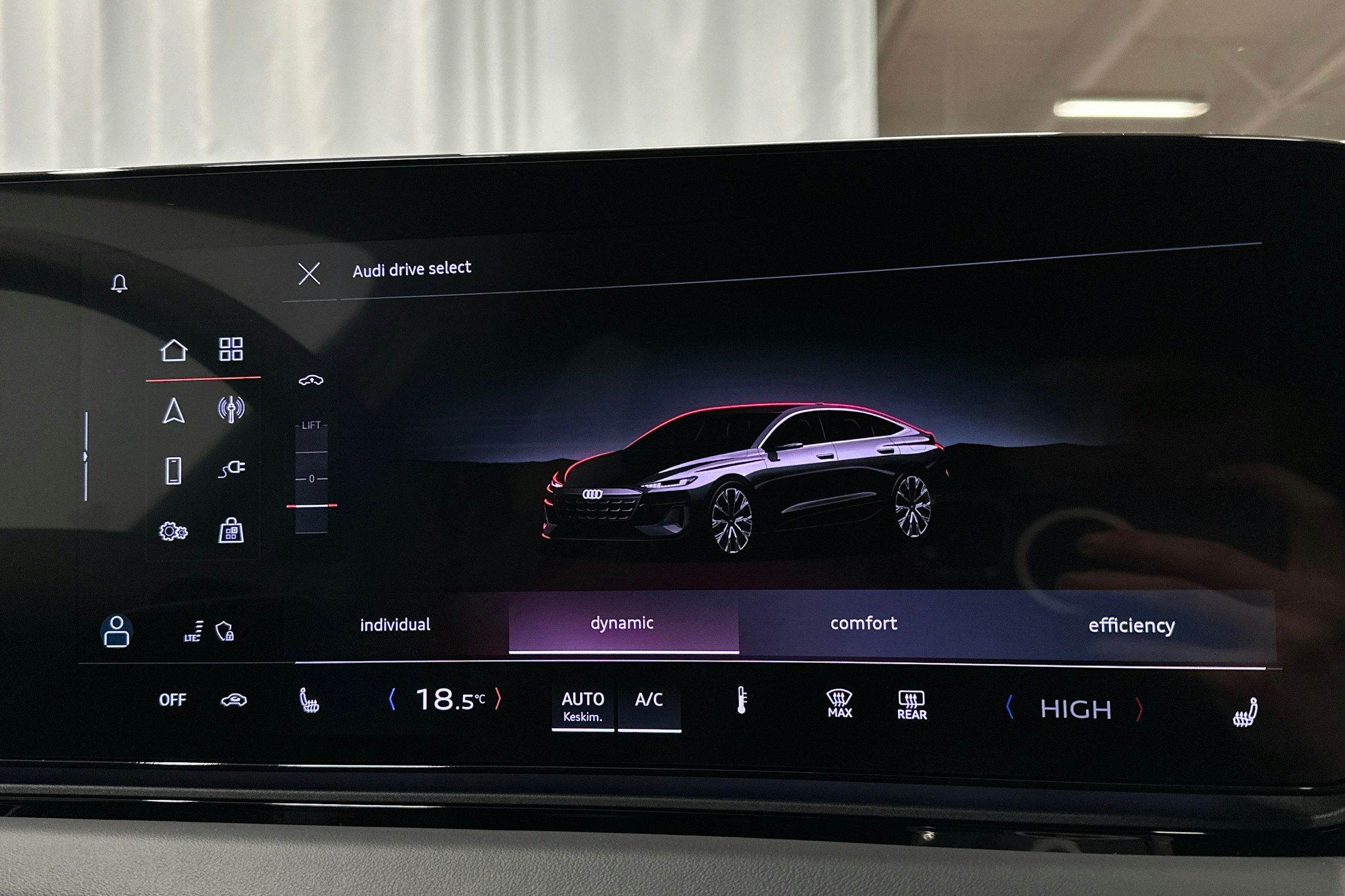 harmaa Audi A6 e-tron 2025 kuva 36.