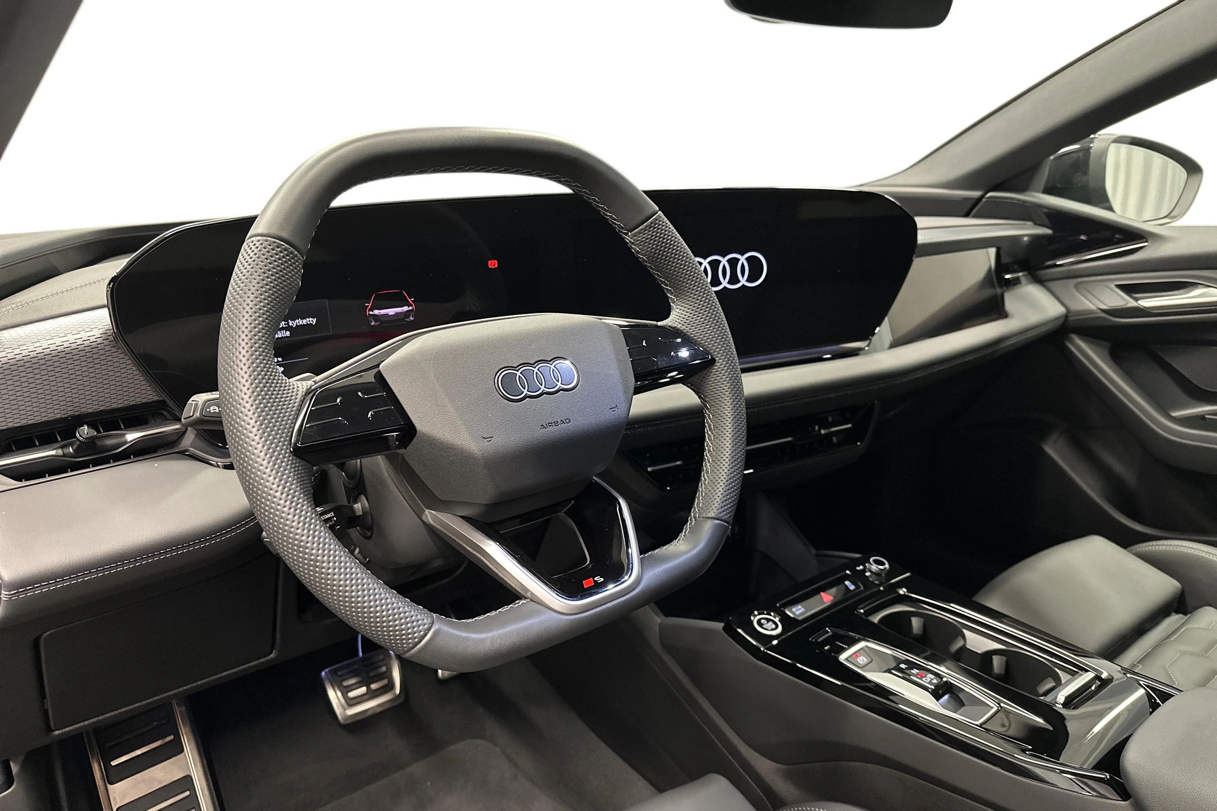 musta Audi A6 e-tron 2025 kuva 6.