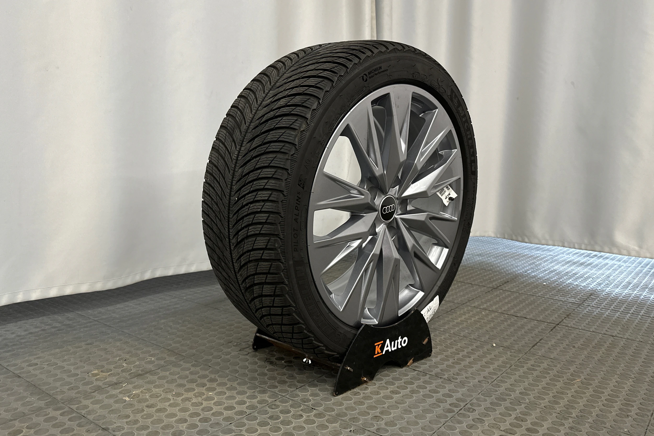 musta Audi A6 e-tron 2025 kuva 10.