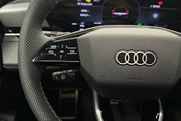musta Audi A6 e-tron 2025 kuva 11.