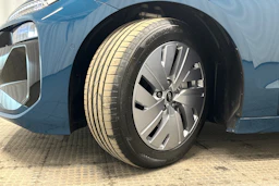 sininen Audi A6 e-tron 2025 kuva 10.