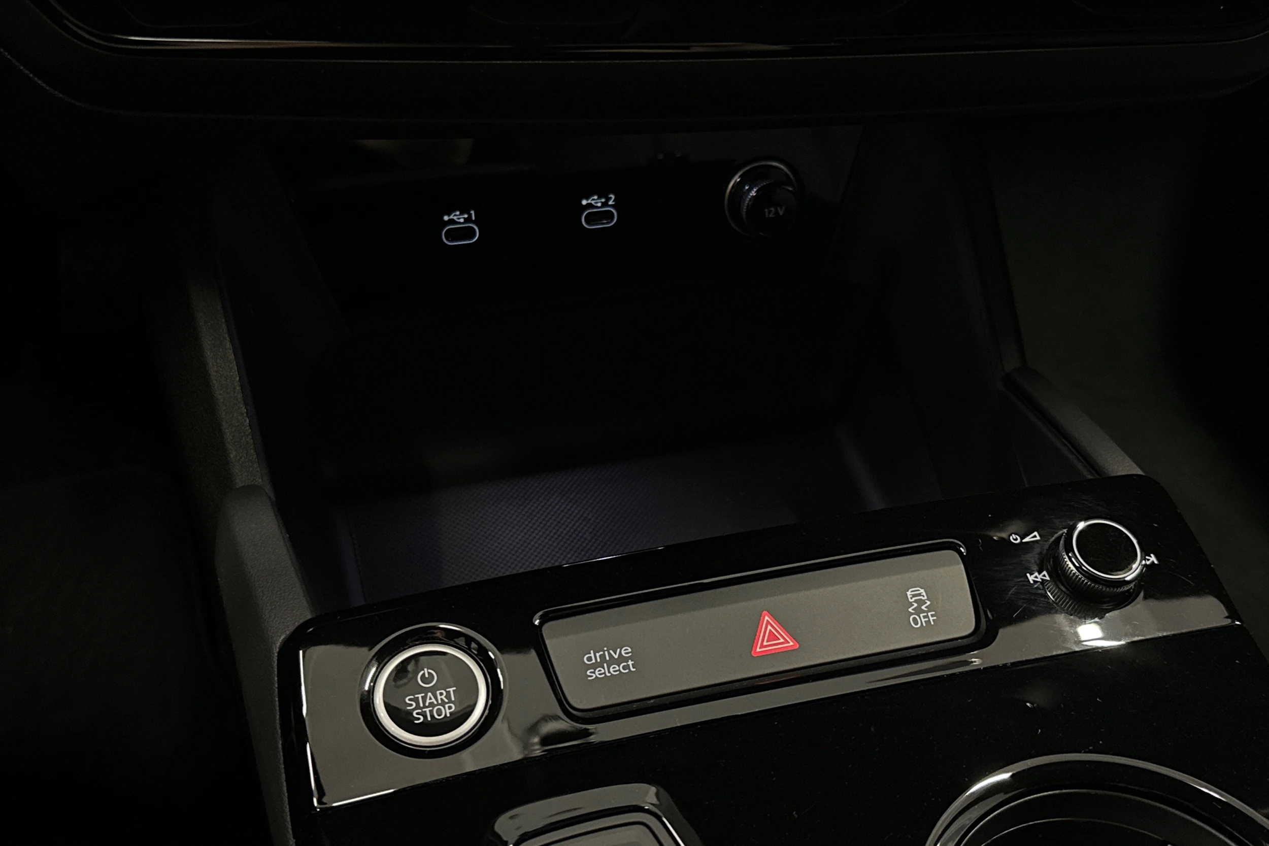 sininen Audi A6 e-tron 2025 kuva 33.