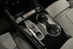 sininen Audi A6 e-tron 2025 kuva 34.