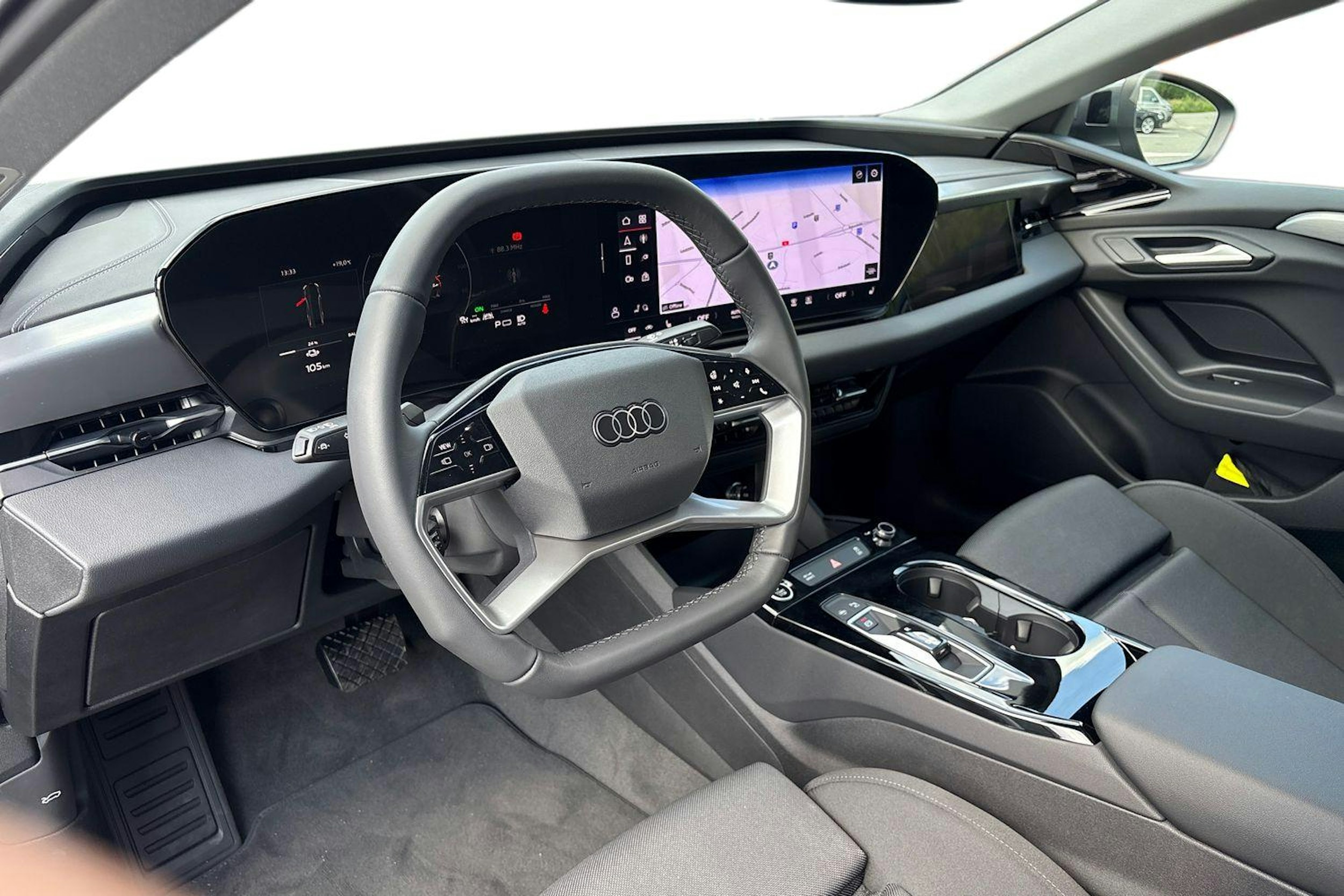 harmaa Audi A6 e-tron 2025 kuva 6.
