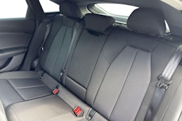 harmaa Audi A6 e-tron 2025 kuva 8.