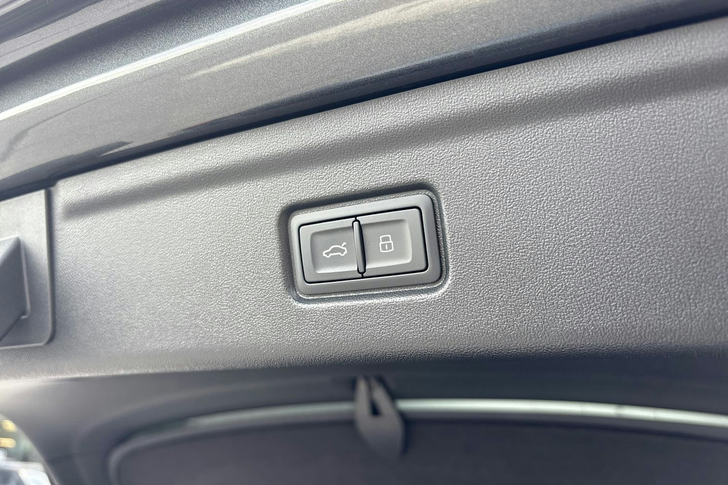 harmaa Audi A6 e-tron 2025 kuva 11.