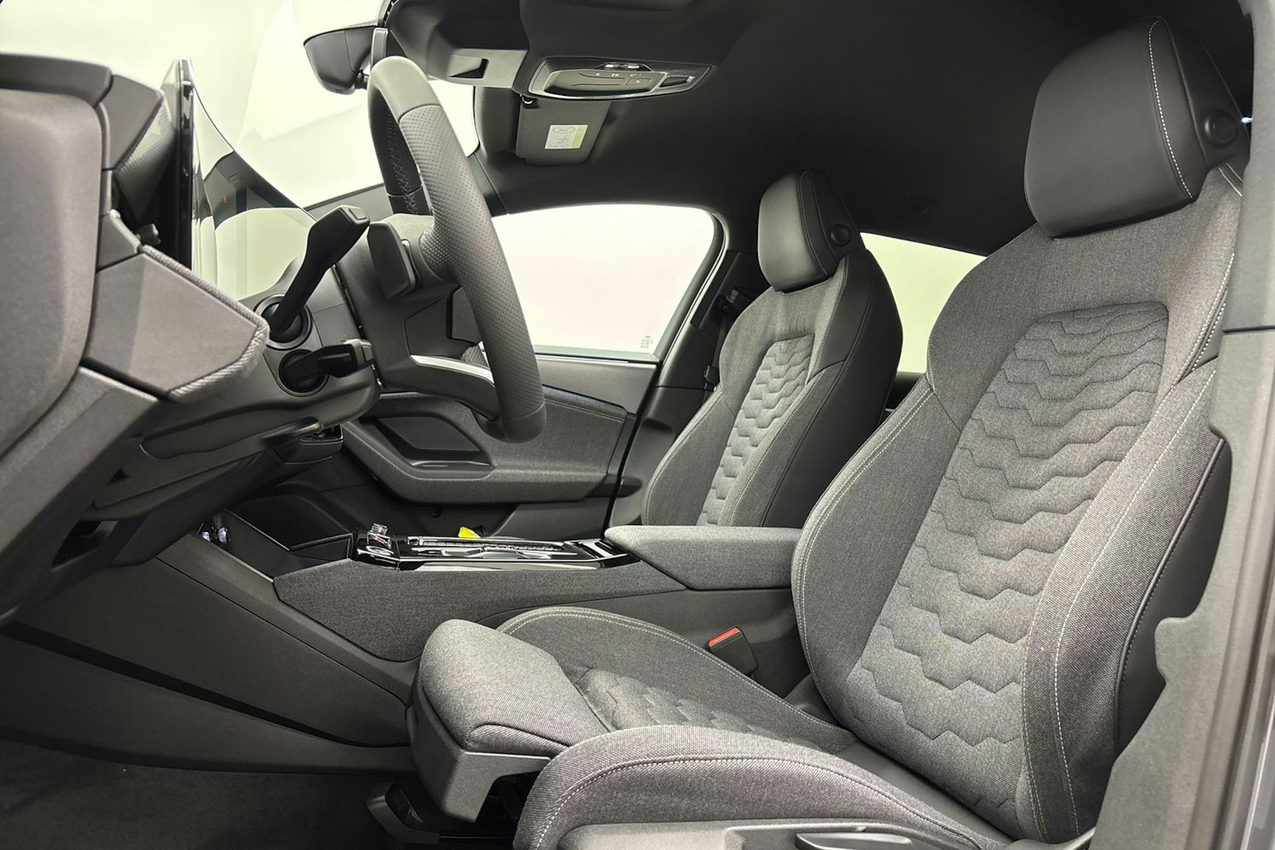 harmaa Audi A6 e-tron 2025 kuva 11.