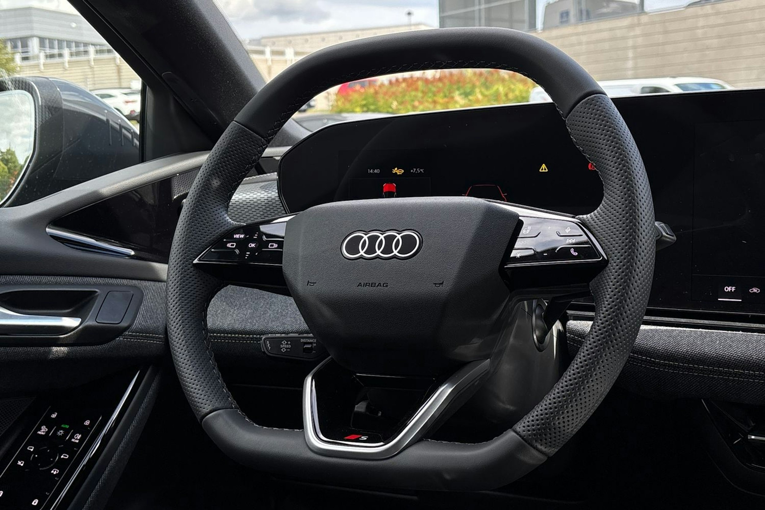 harmaa Audi A6 e-tron 2025 kuva 12.