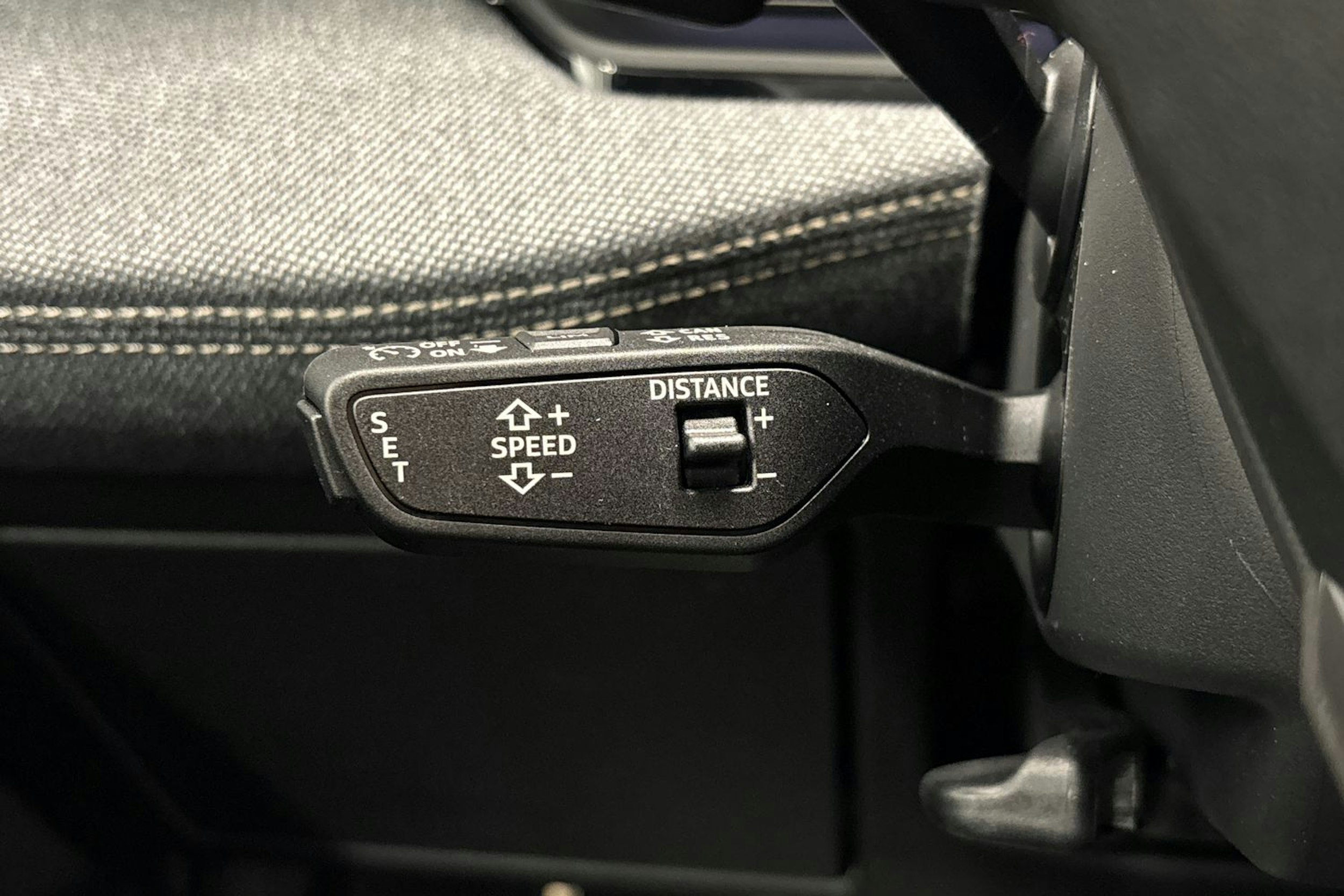 harmaa Audi A6 e-tron 2025 kuva 15.