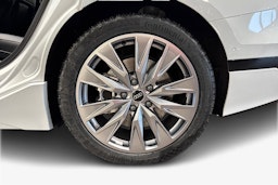 valkoinen Audi A6 e-tron 2025 kuva 17.