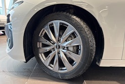 valkoinen Audi A6 e-tron 2025 kuva 19.