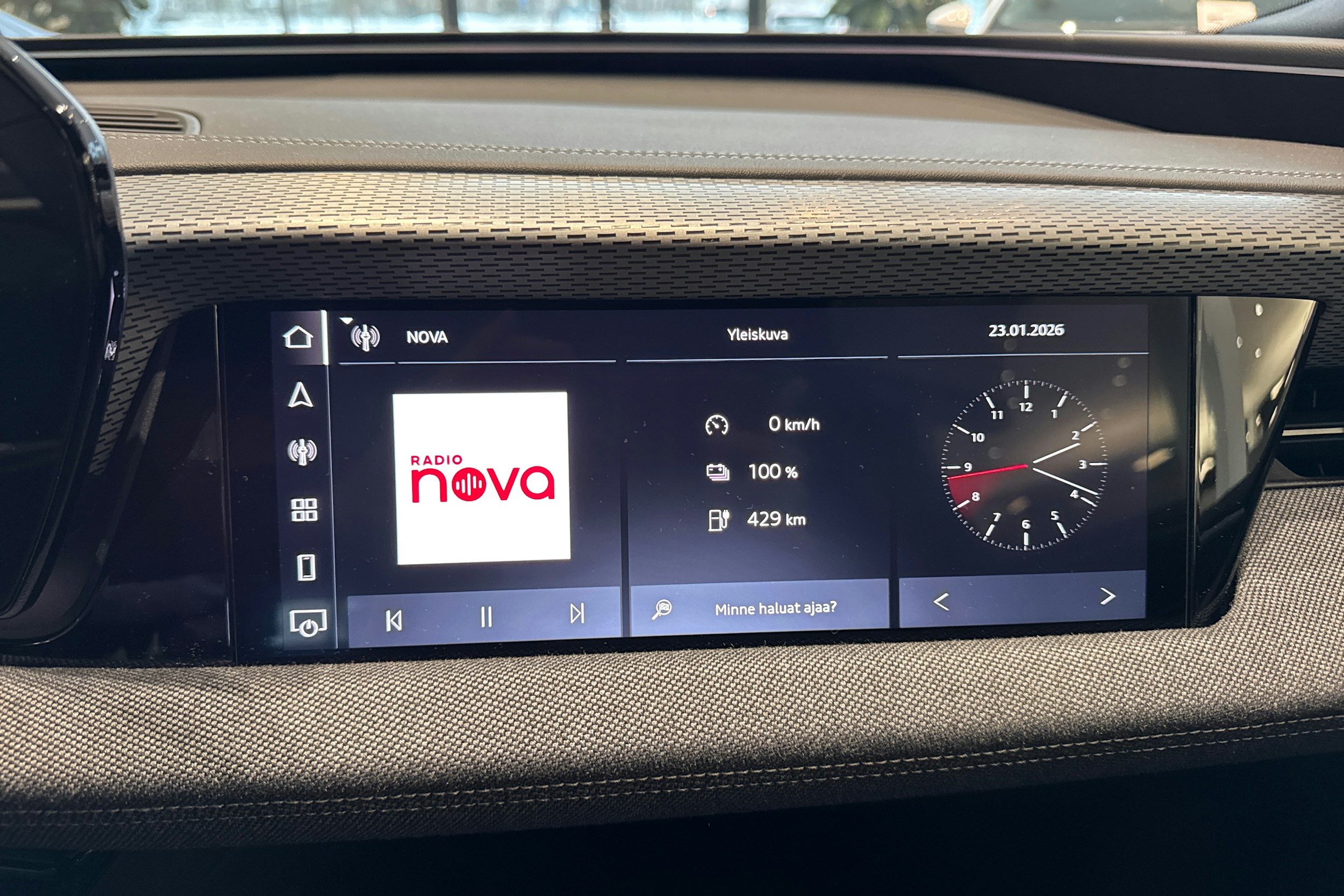 valkoinen Audi A6 e-tron 2025 kuva 22.