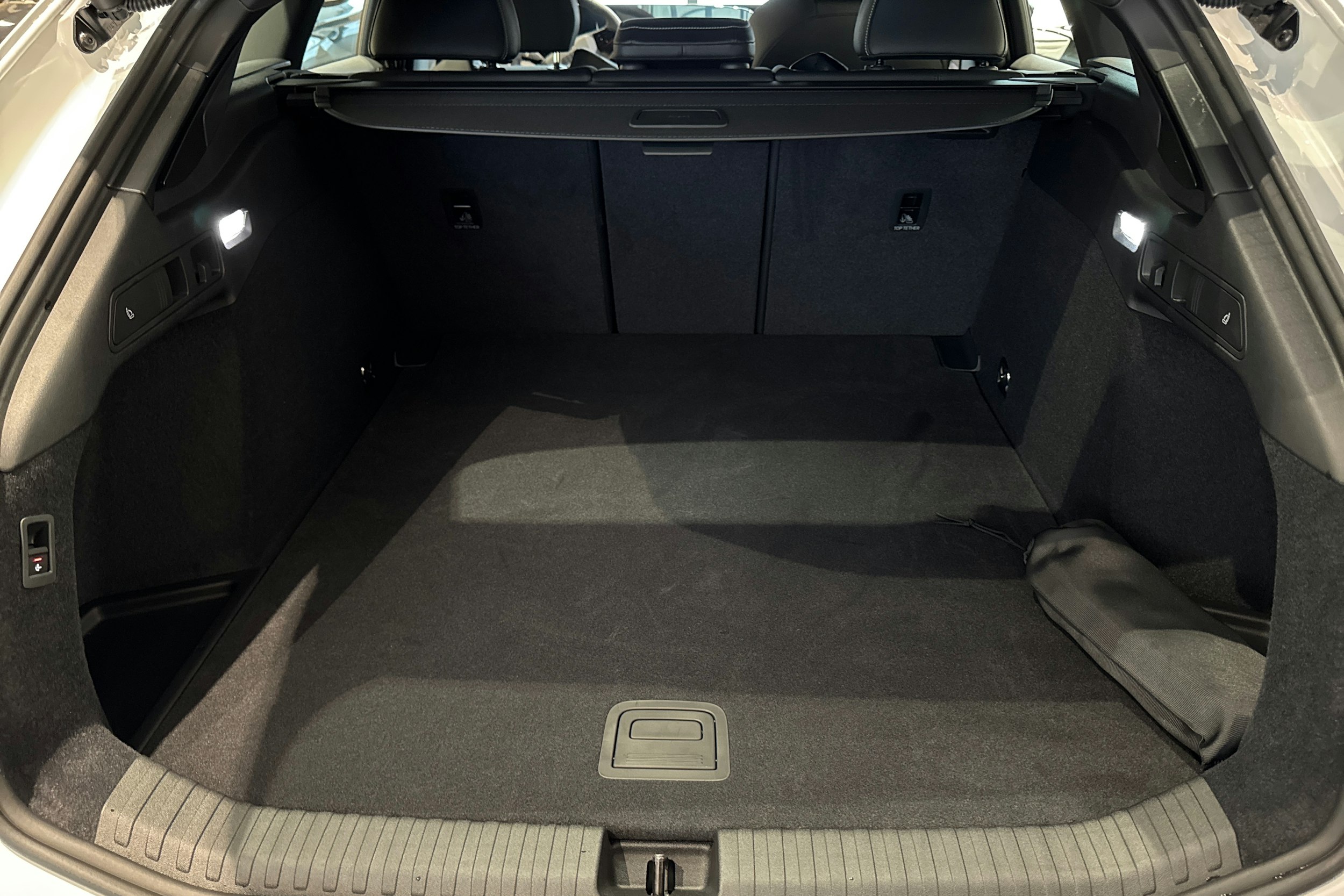 valkoinen Audi A6 e-tron 2025 kuva 23.