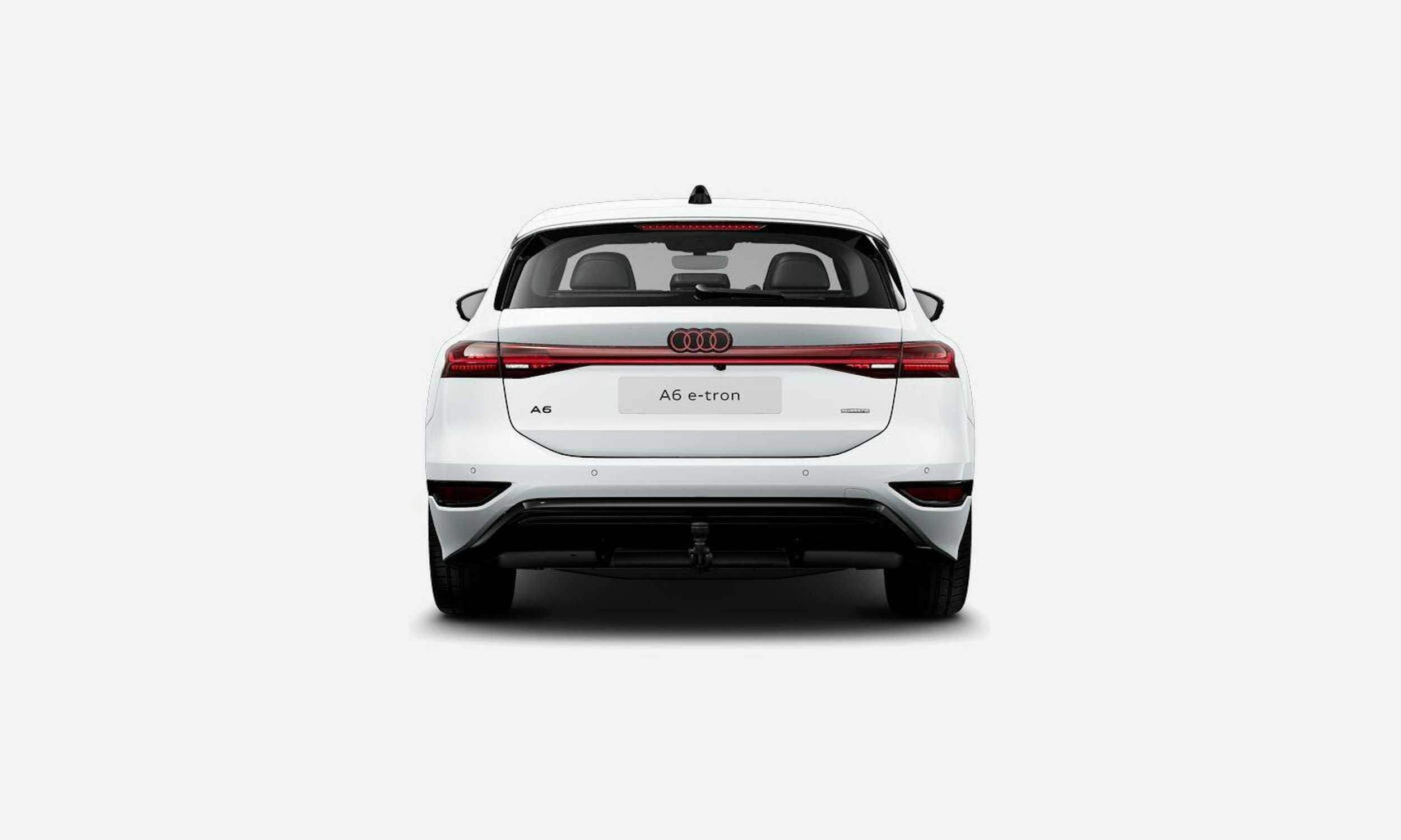 jäätikön valkoinen Audi A6 e-tron 2025 kuva 7.