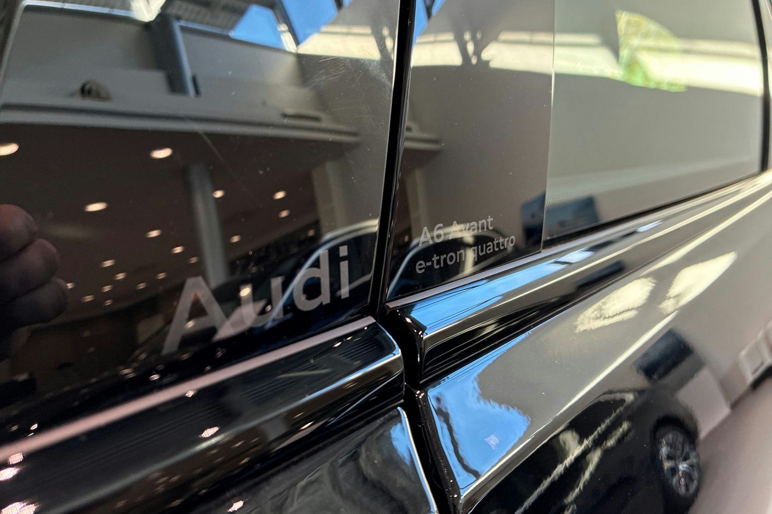 musta Audi A6 e-tron 2025 kuva 12.