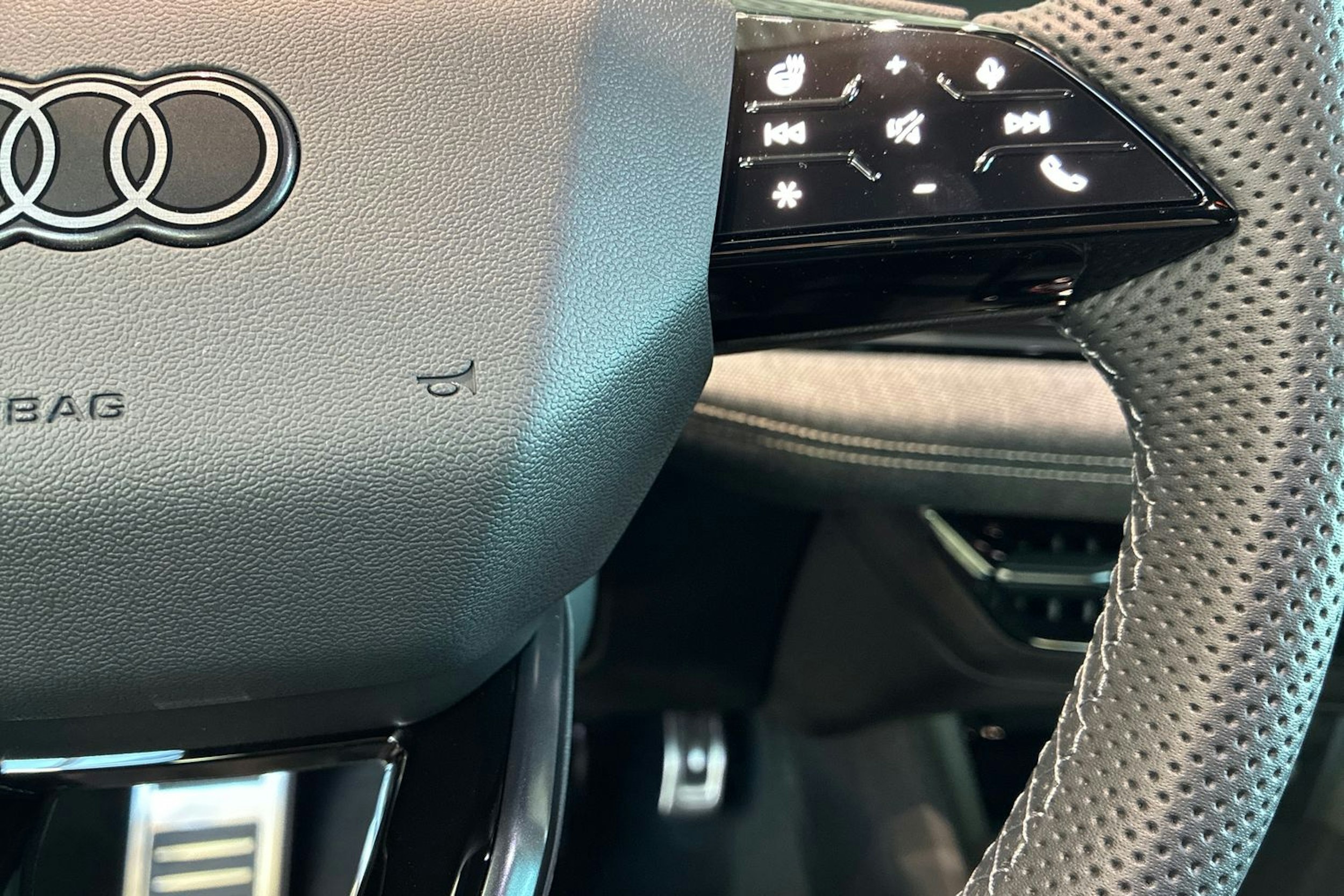 musta Audi A6 e-tron 2025 kuva 14.