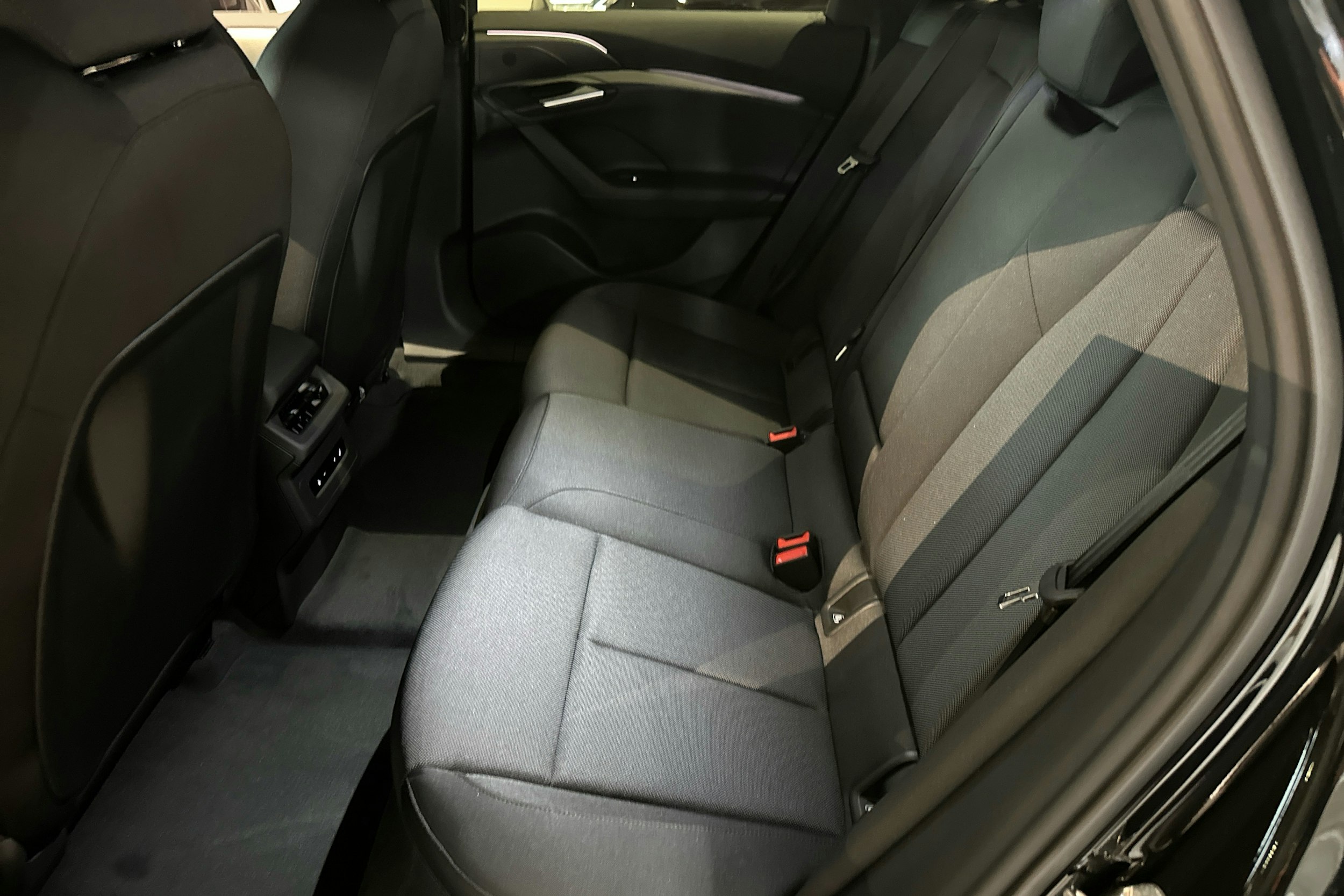 met. musta Audi A6 e-tron 2025 kuva 8.